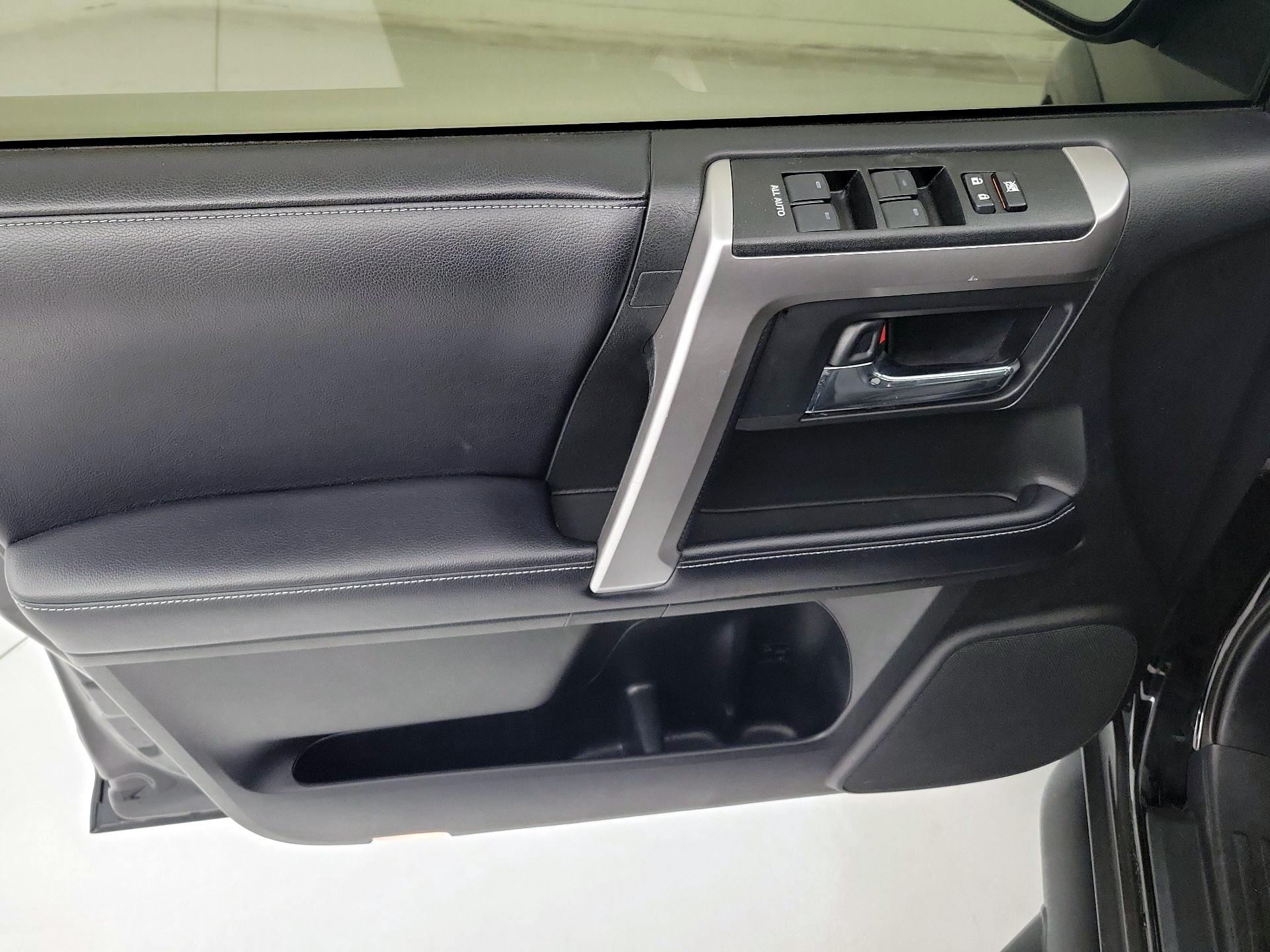 Thumbnail: 2020 Toyota 4Runner - 12