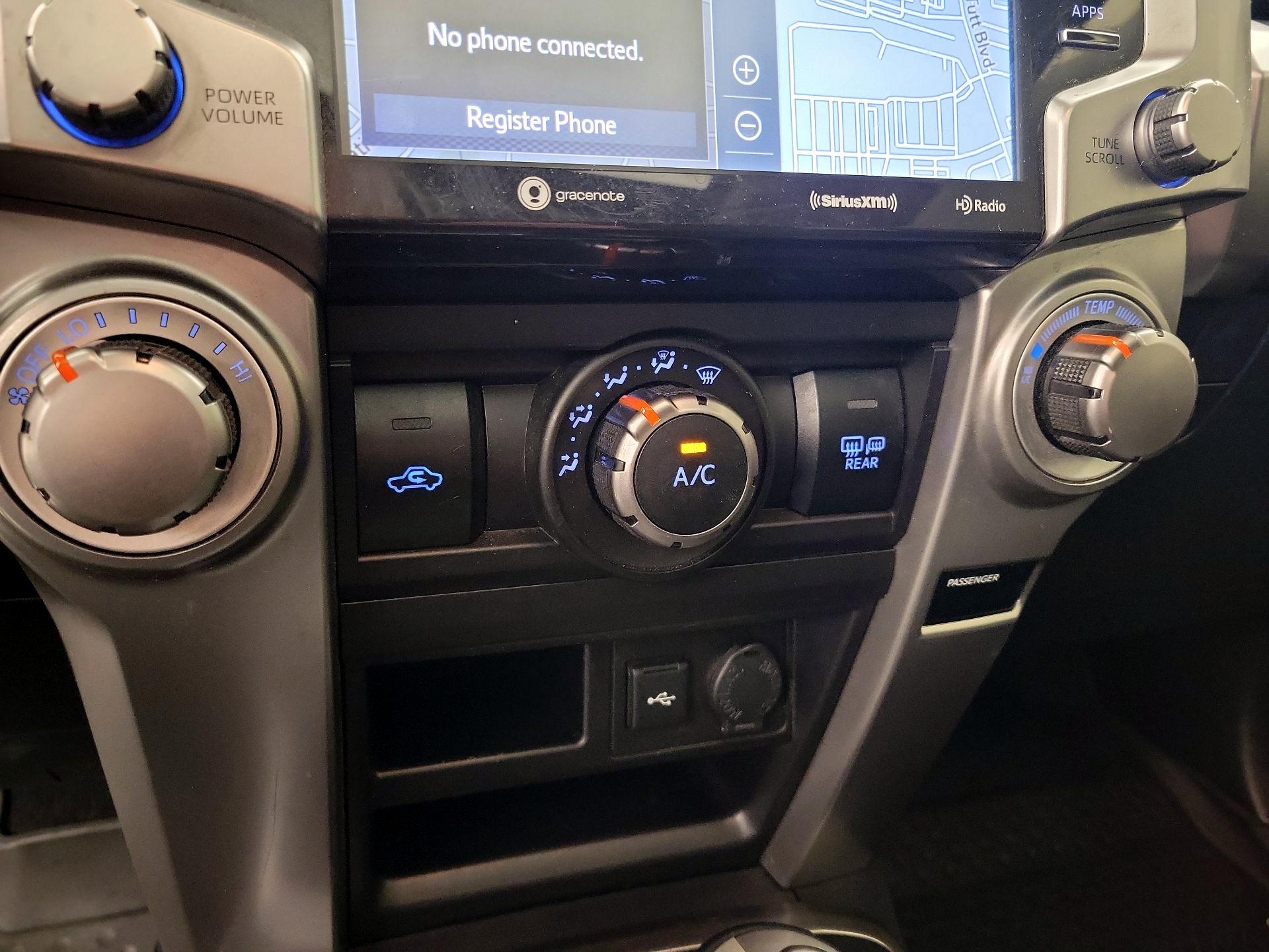 Thumbnail: 2020 Toyota 4Runner - 17