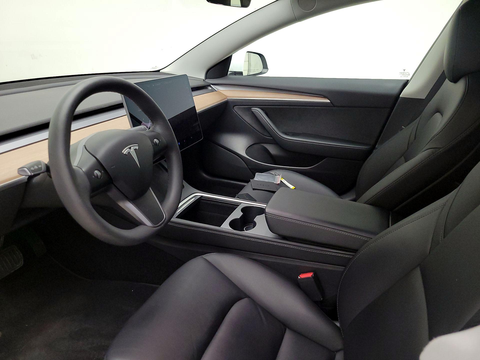 Thumbnail: 2022 Tesla Model 3 - 11