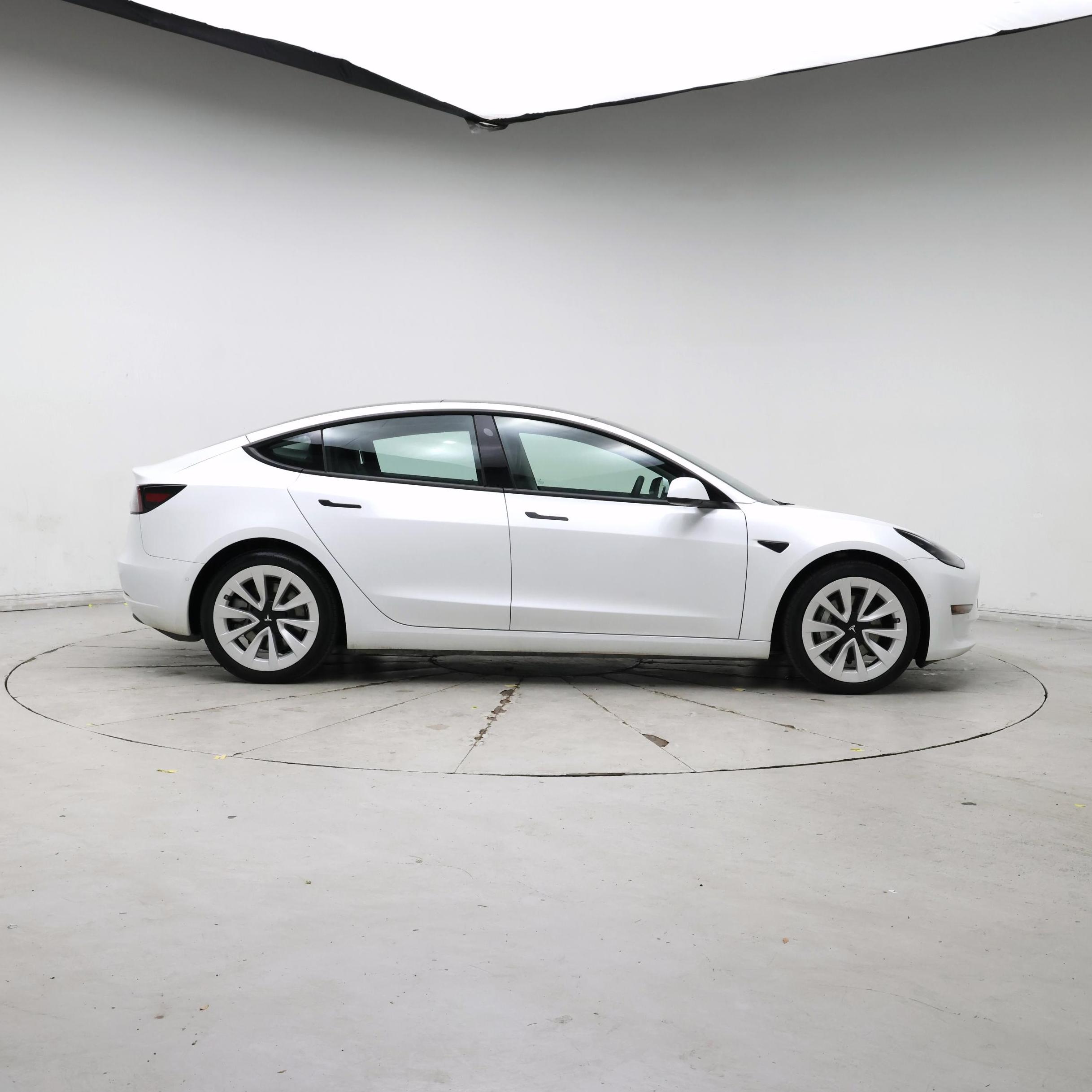 Thumbnail: 2022 Tesla Model 3 - 7