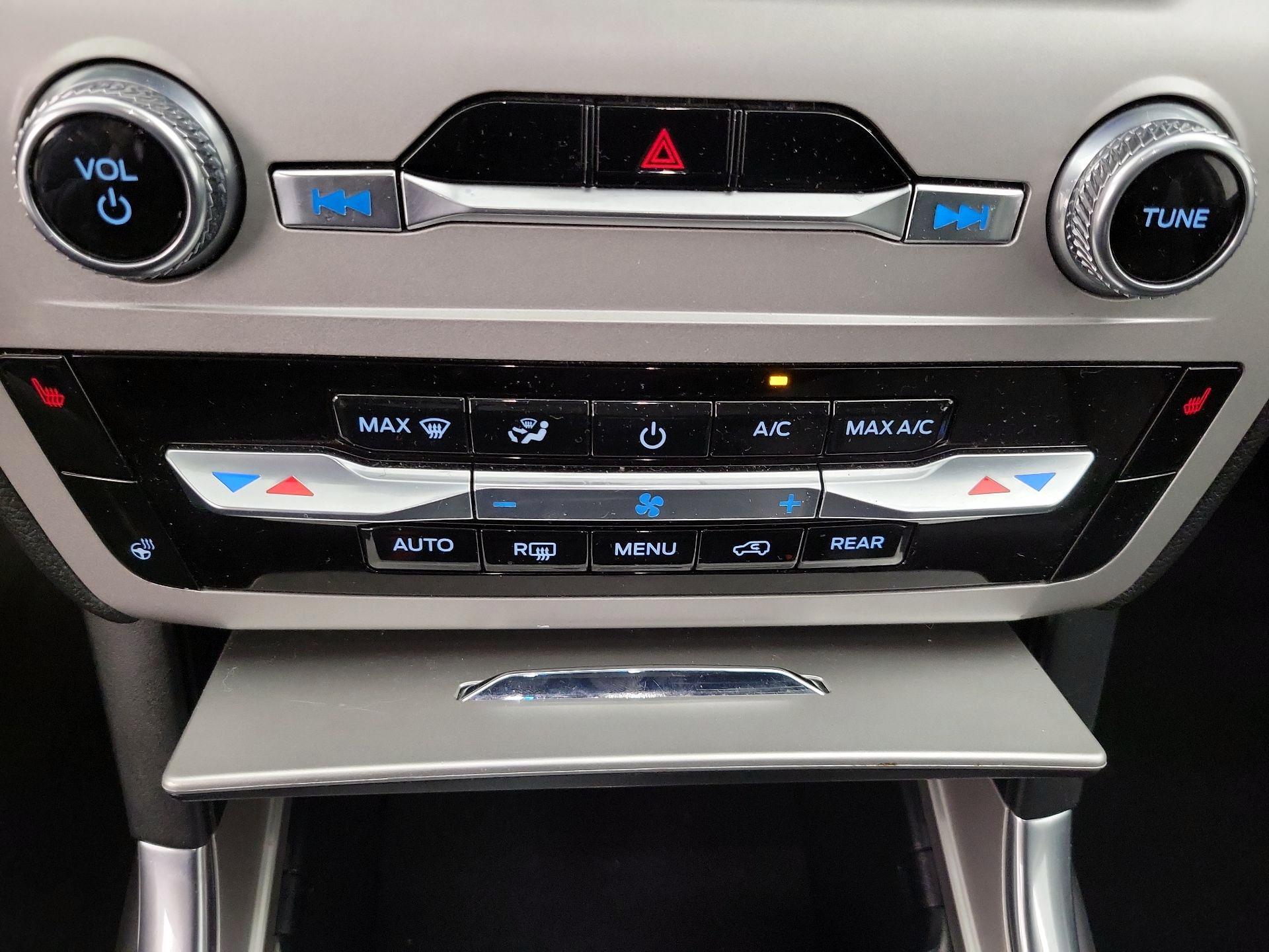 Thumbnail: 2023 Ford Explorer - 16