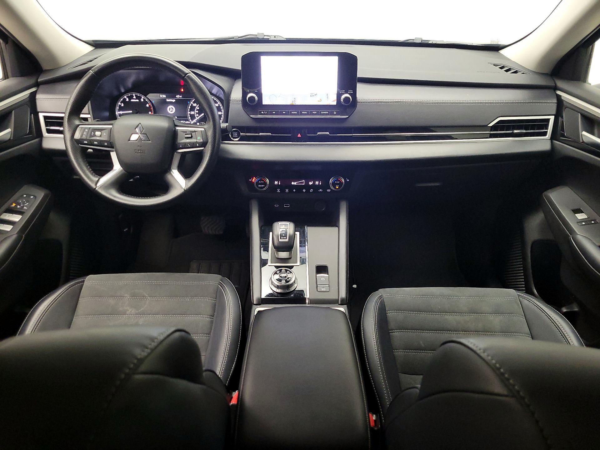 Thumbnail: 2024 Mitsubishi Outlander - 9