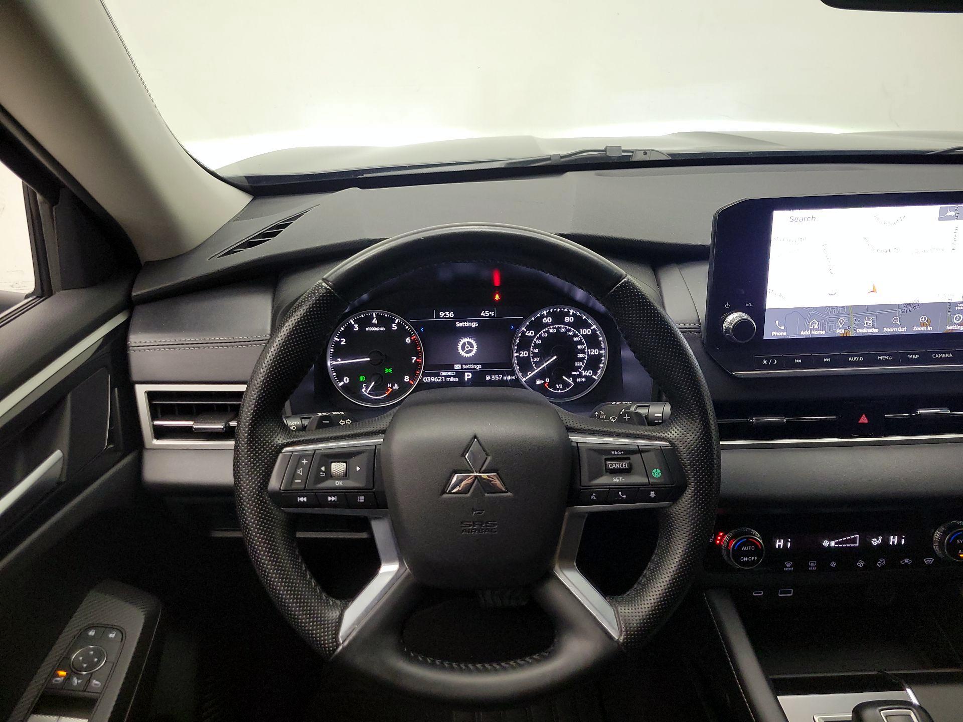 Thumbnail: 2024 Mitsubishi Outlander - 10