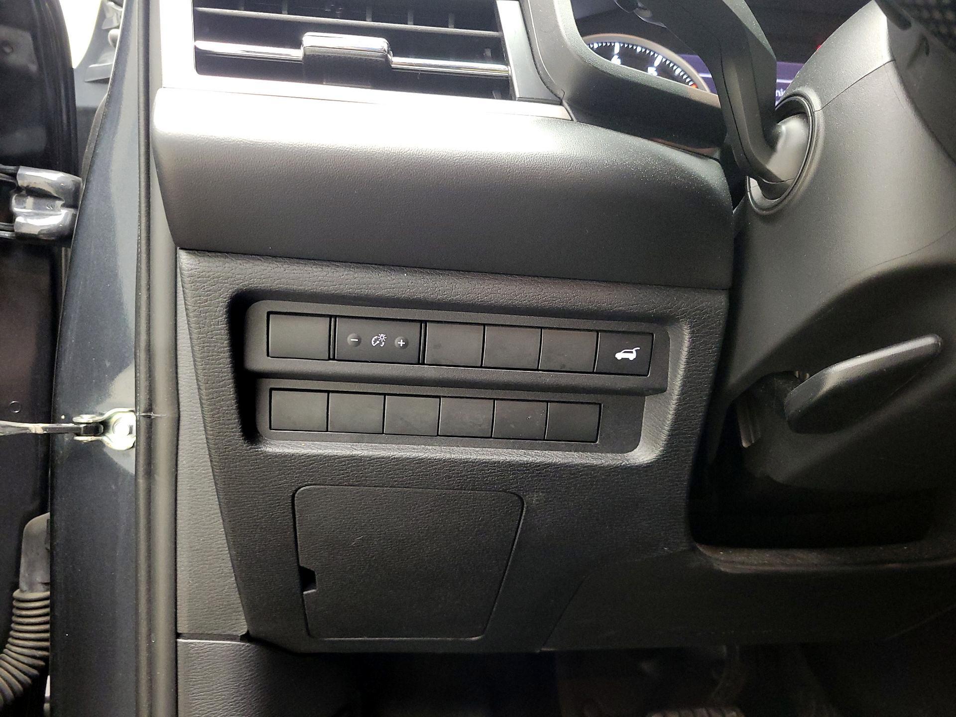 Thumbnail: 2024 Mitsubishi Outlander - 13