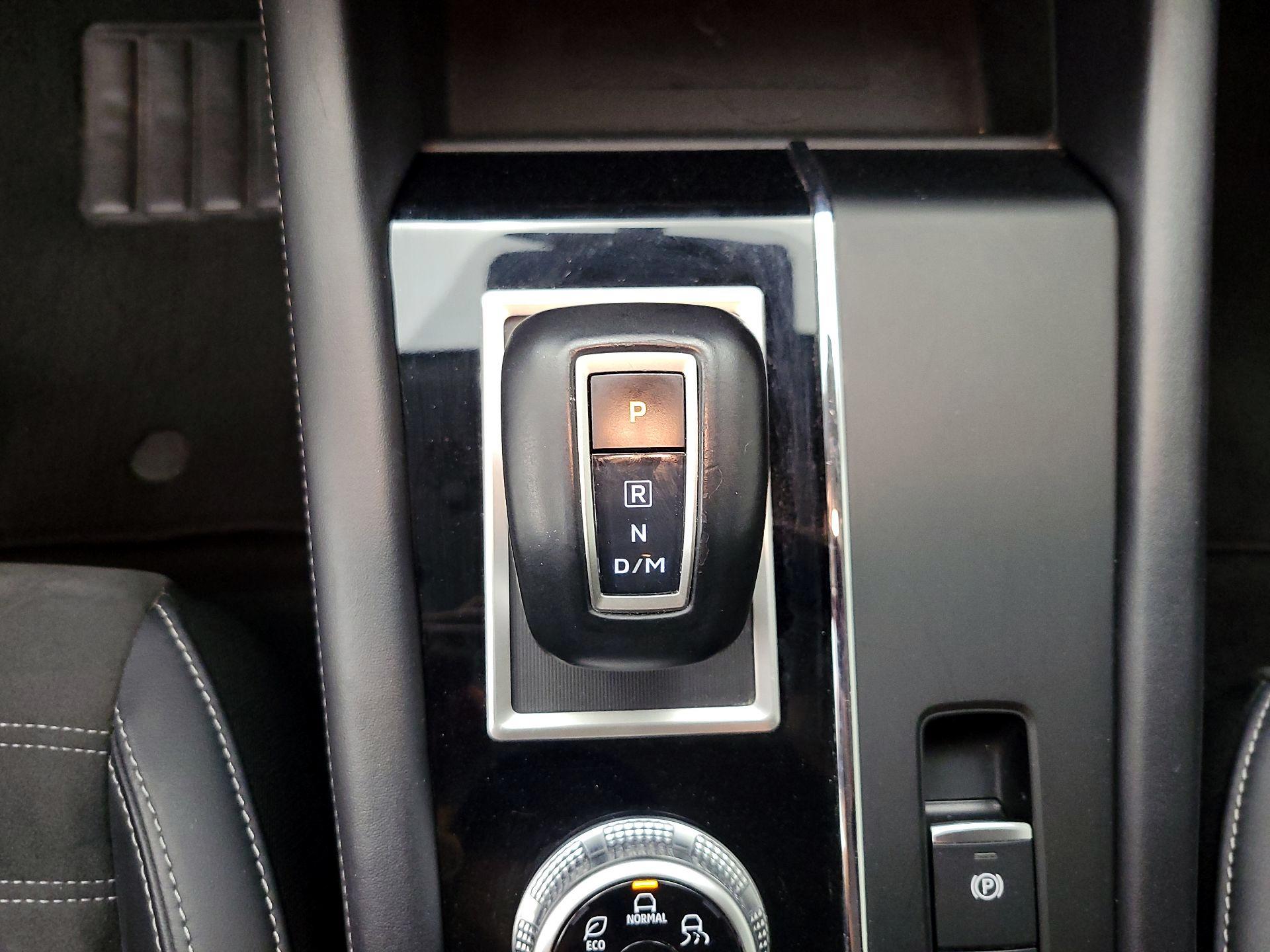 Thumbnail: 2024 Mitsubishi Outlander - 18