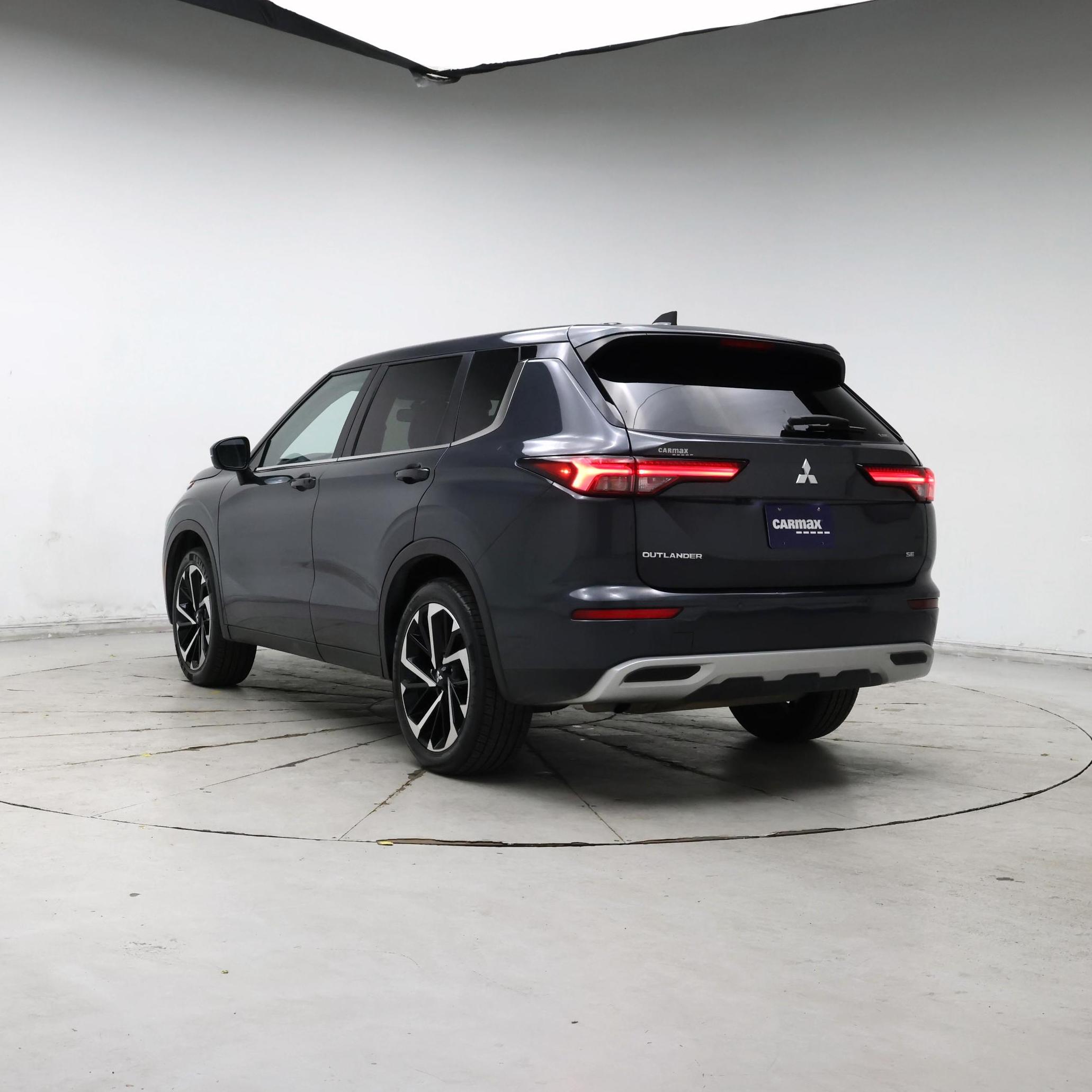 Thumbnail: 2024 Mitsubishi Outlander - 2