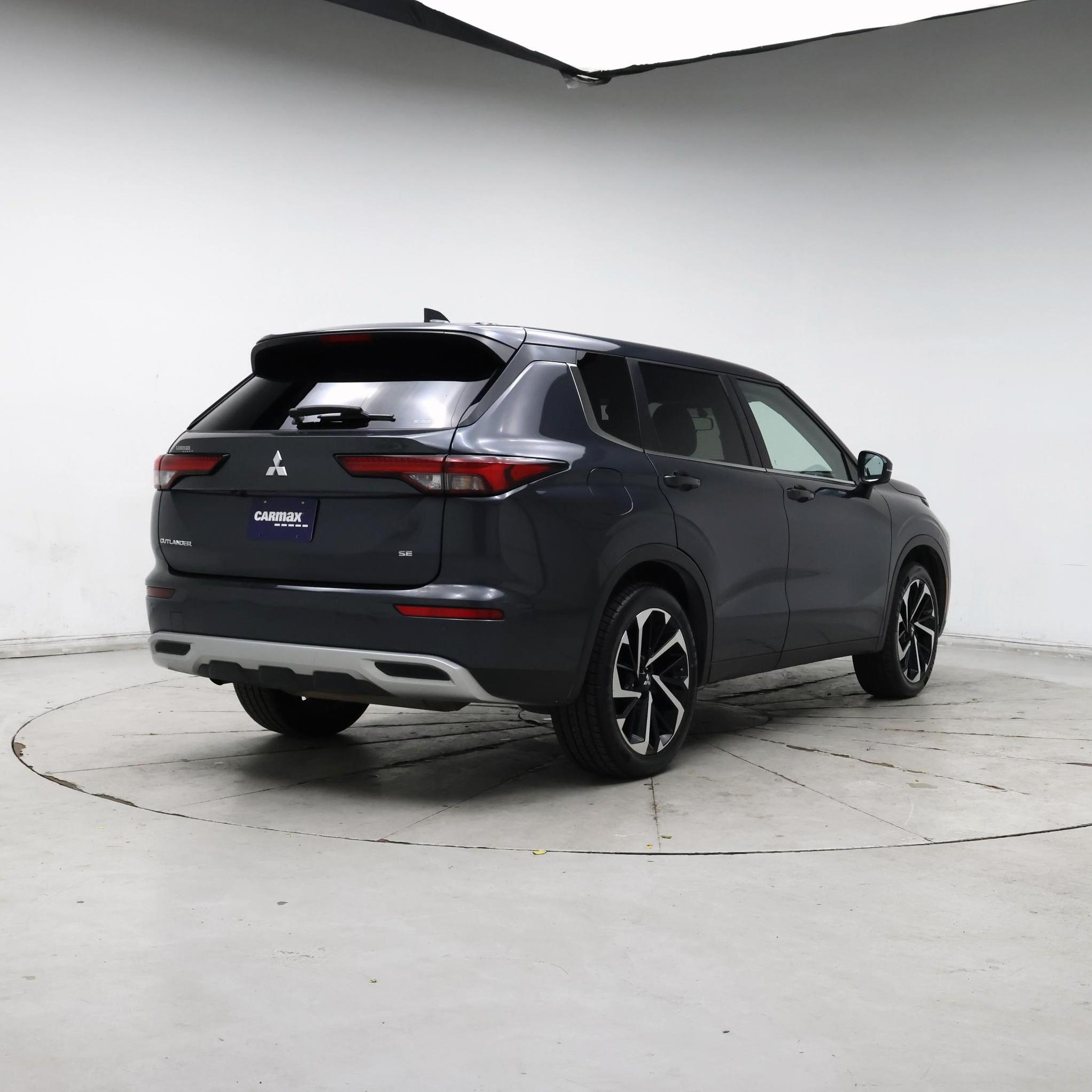 Thumbnail: 2024 Mitsubishi Outlander - 8