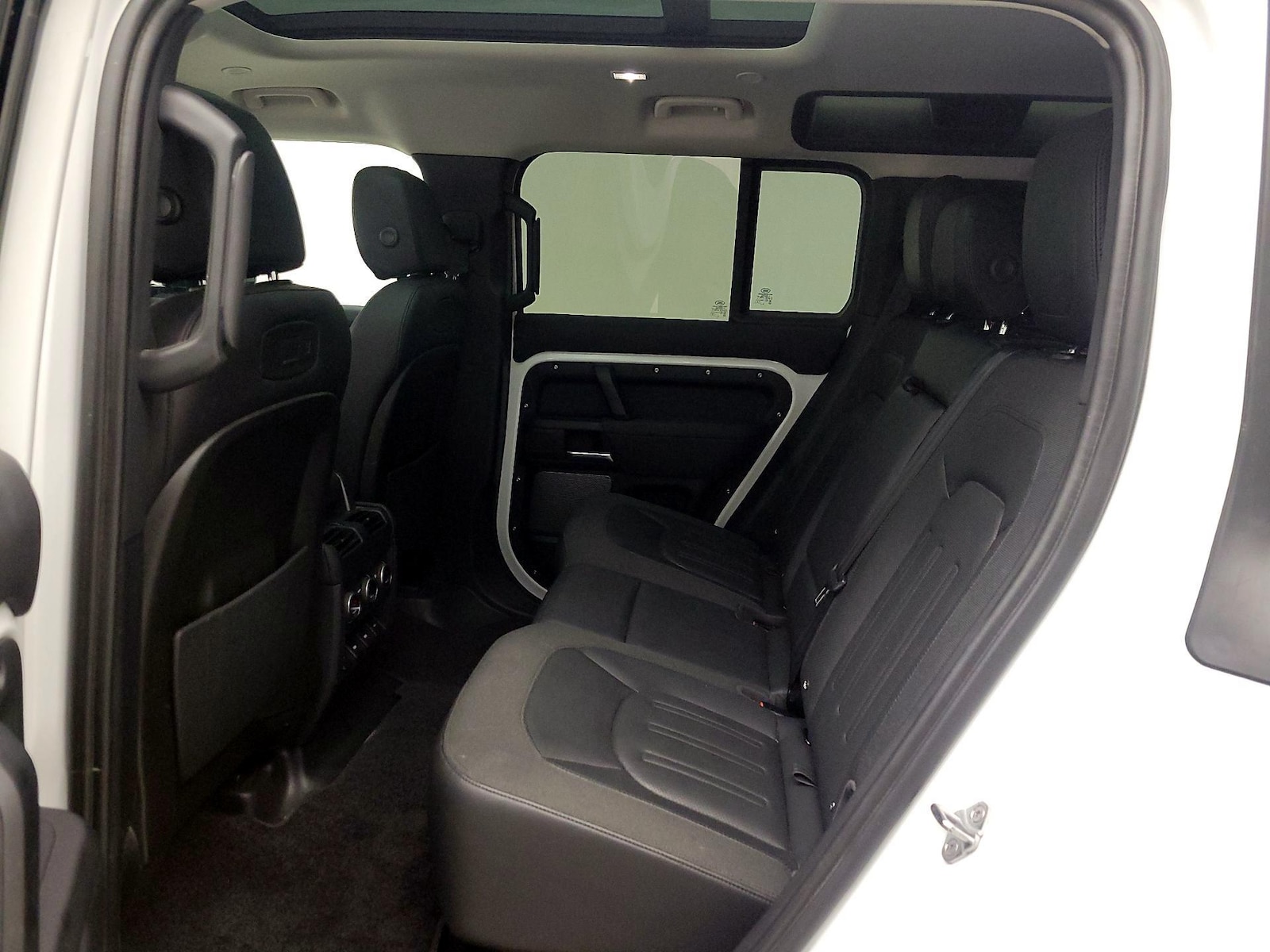 2020 Land Rover Defender S - Photo 22