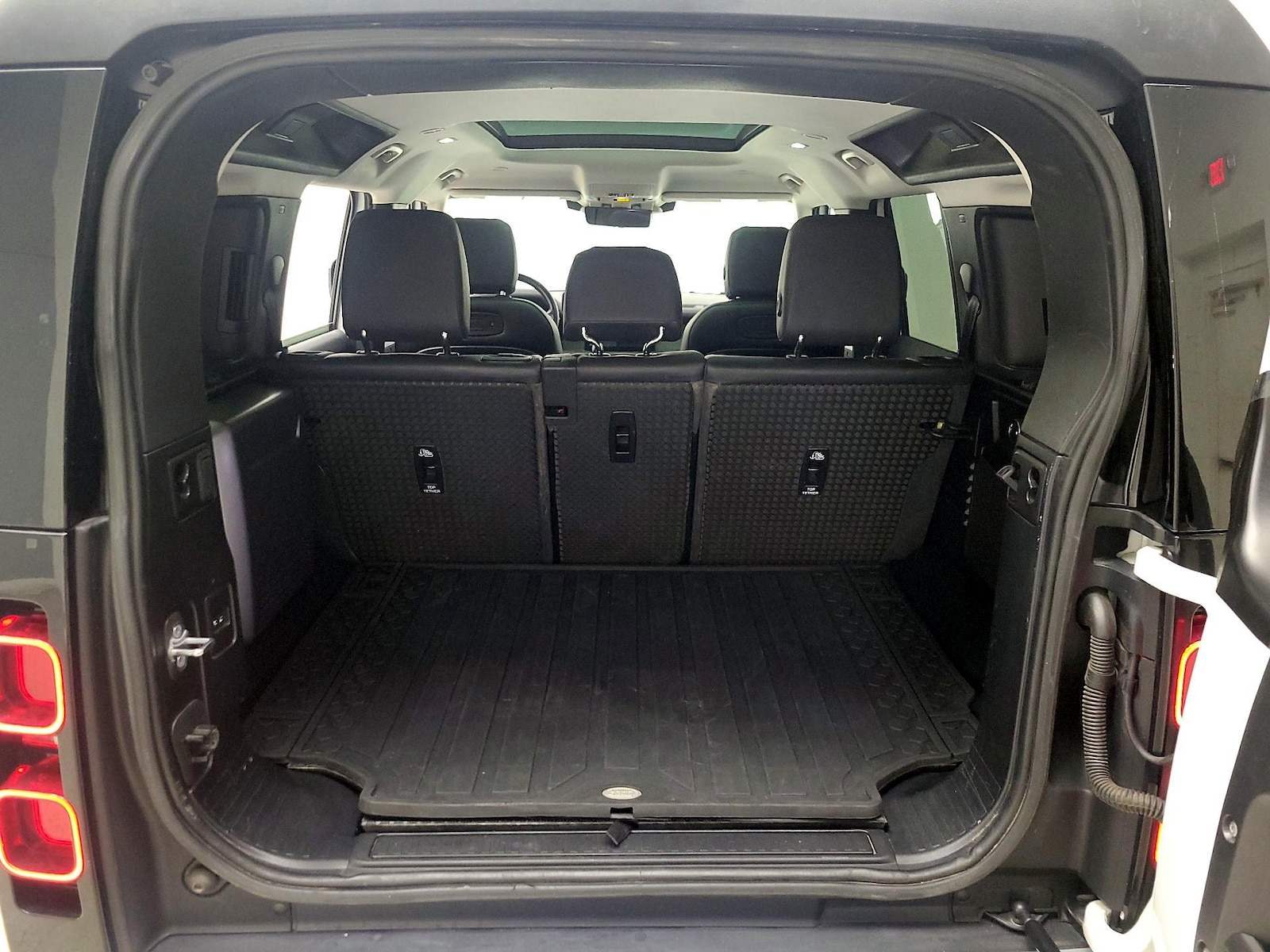2020 Land Rover Defender S - Photo 23
