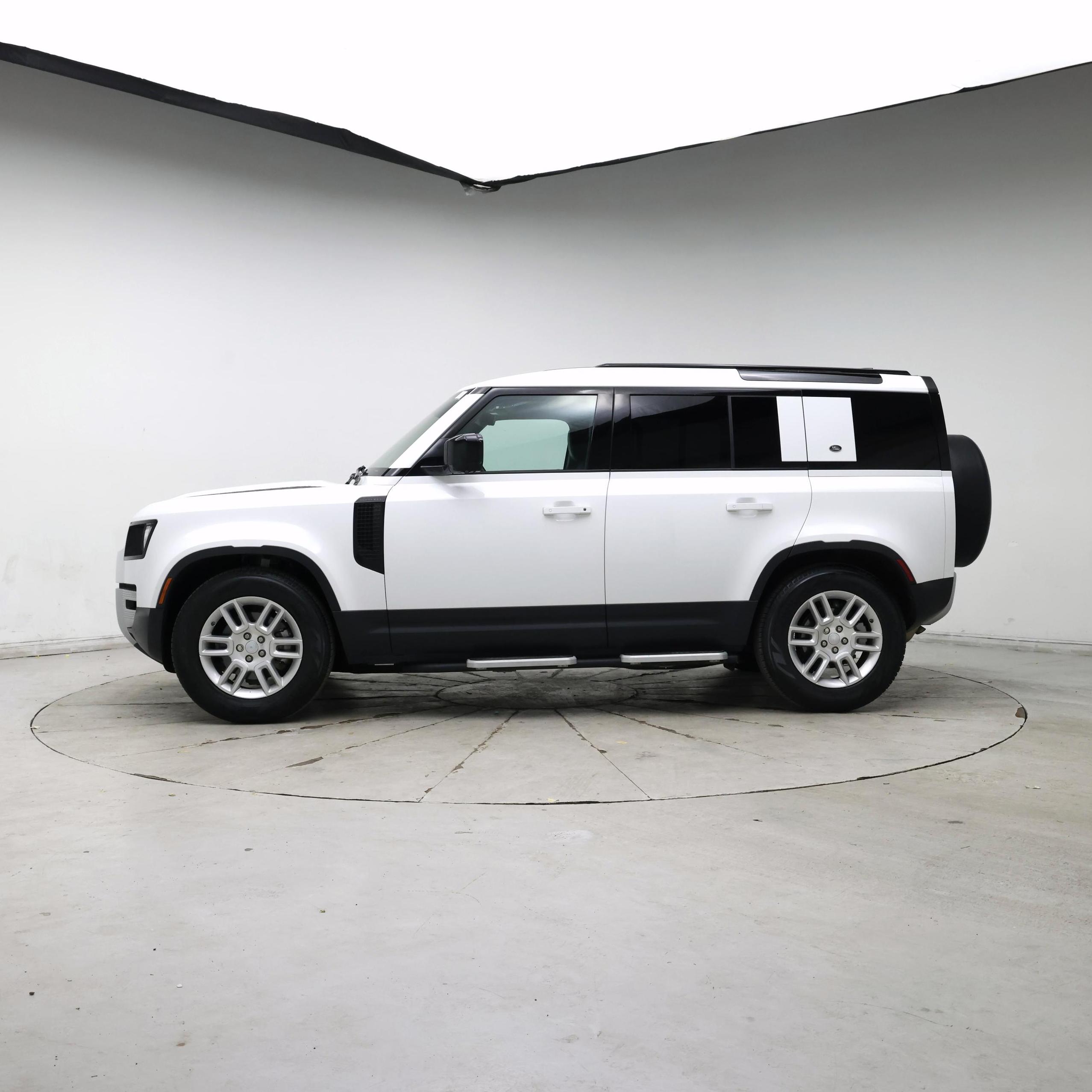 Thumbnail: 2020 Land Rover Defender - 3