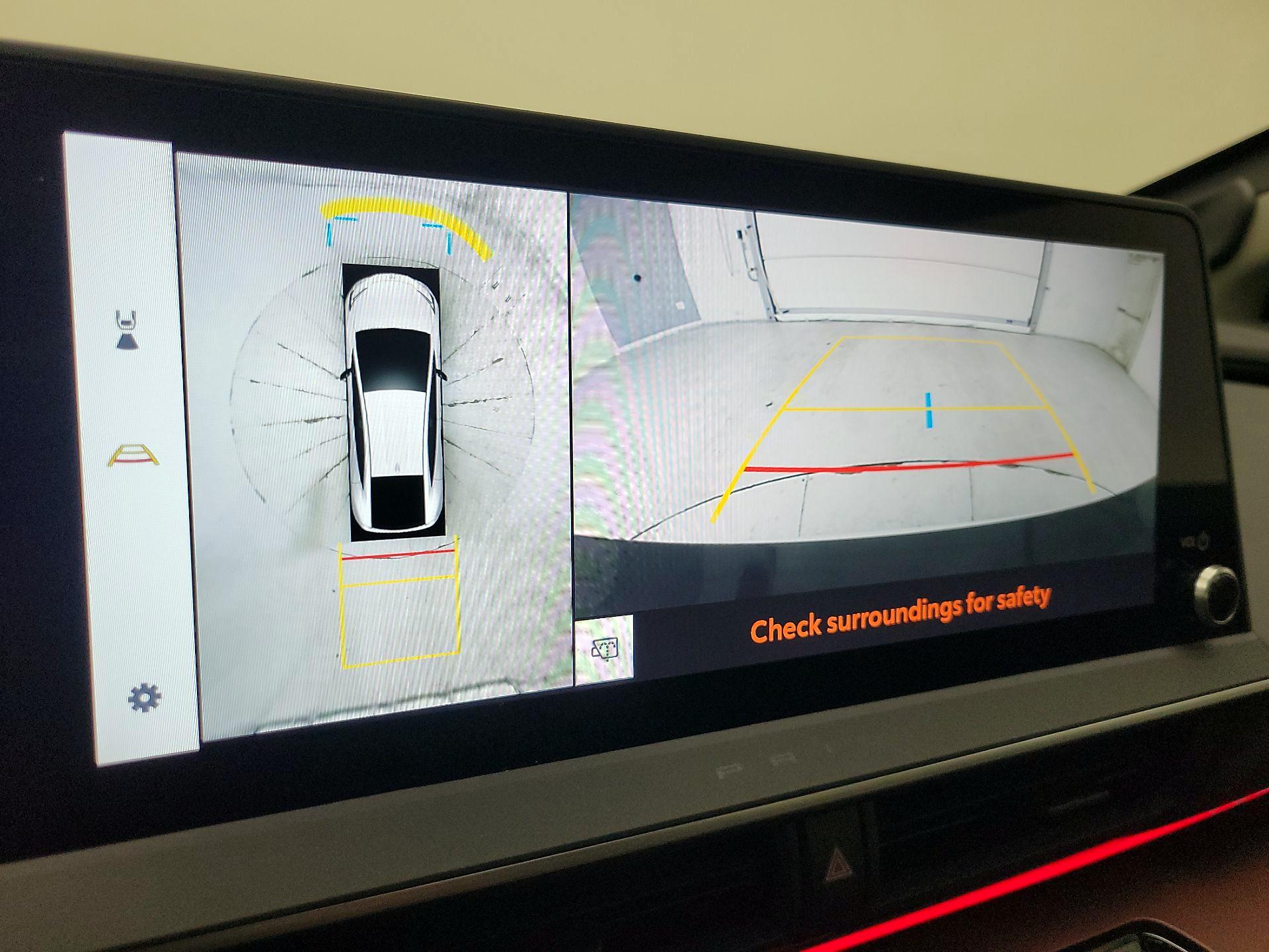 Thumbnail: 2024 Toyota Prius Prime - 14