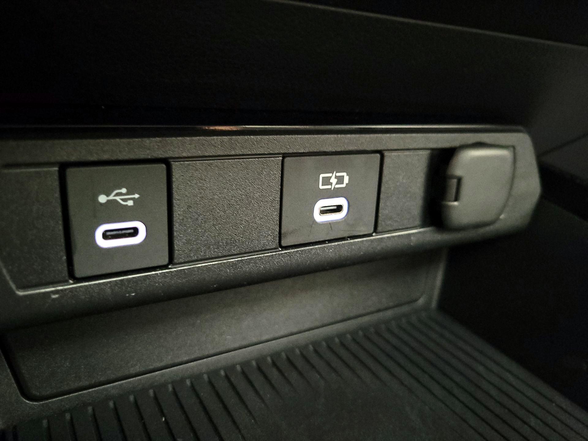 Thumbnail: 2024 Toyota Prius Prime - 18