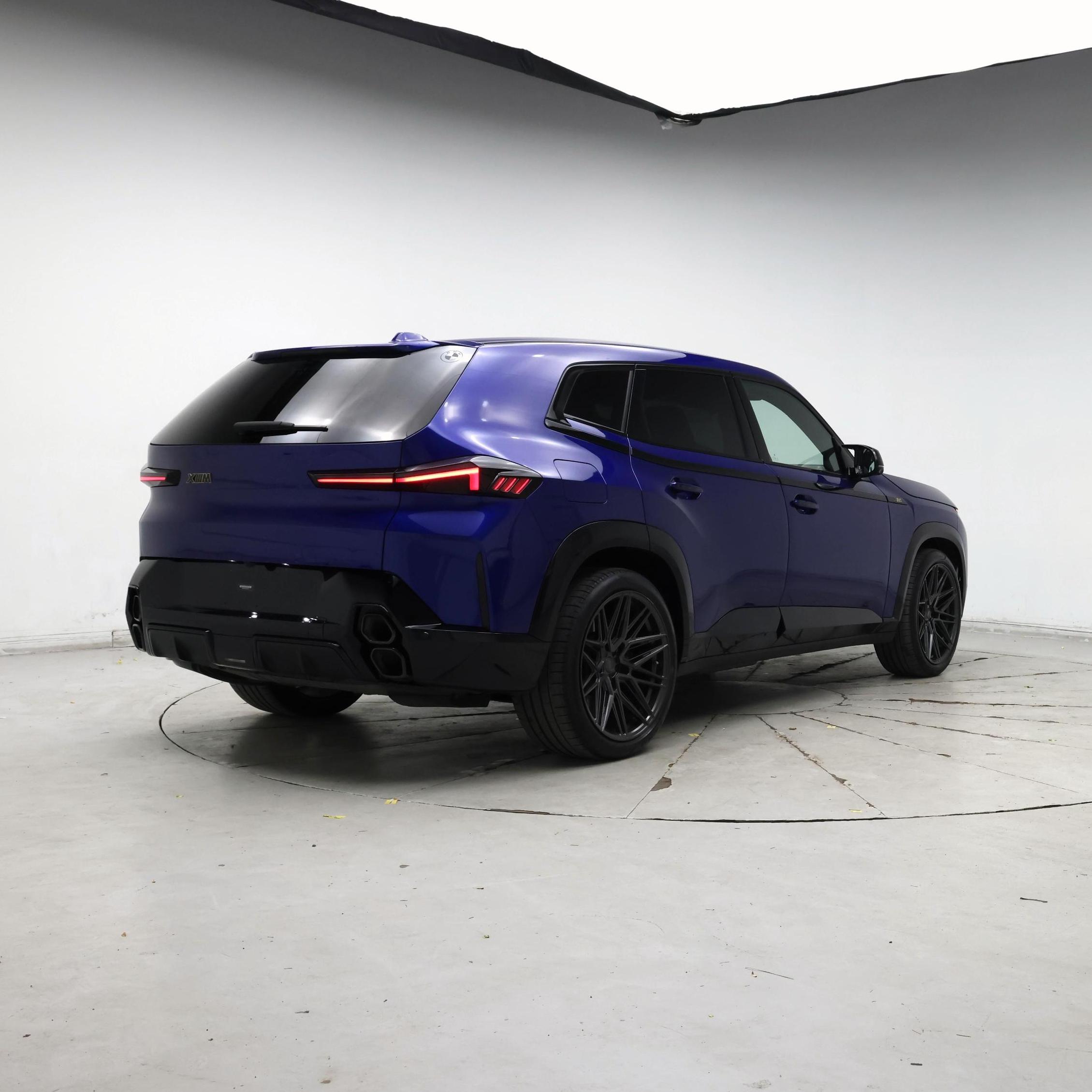 Thumbnail: 2023 BMW XM - 8