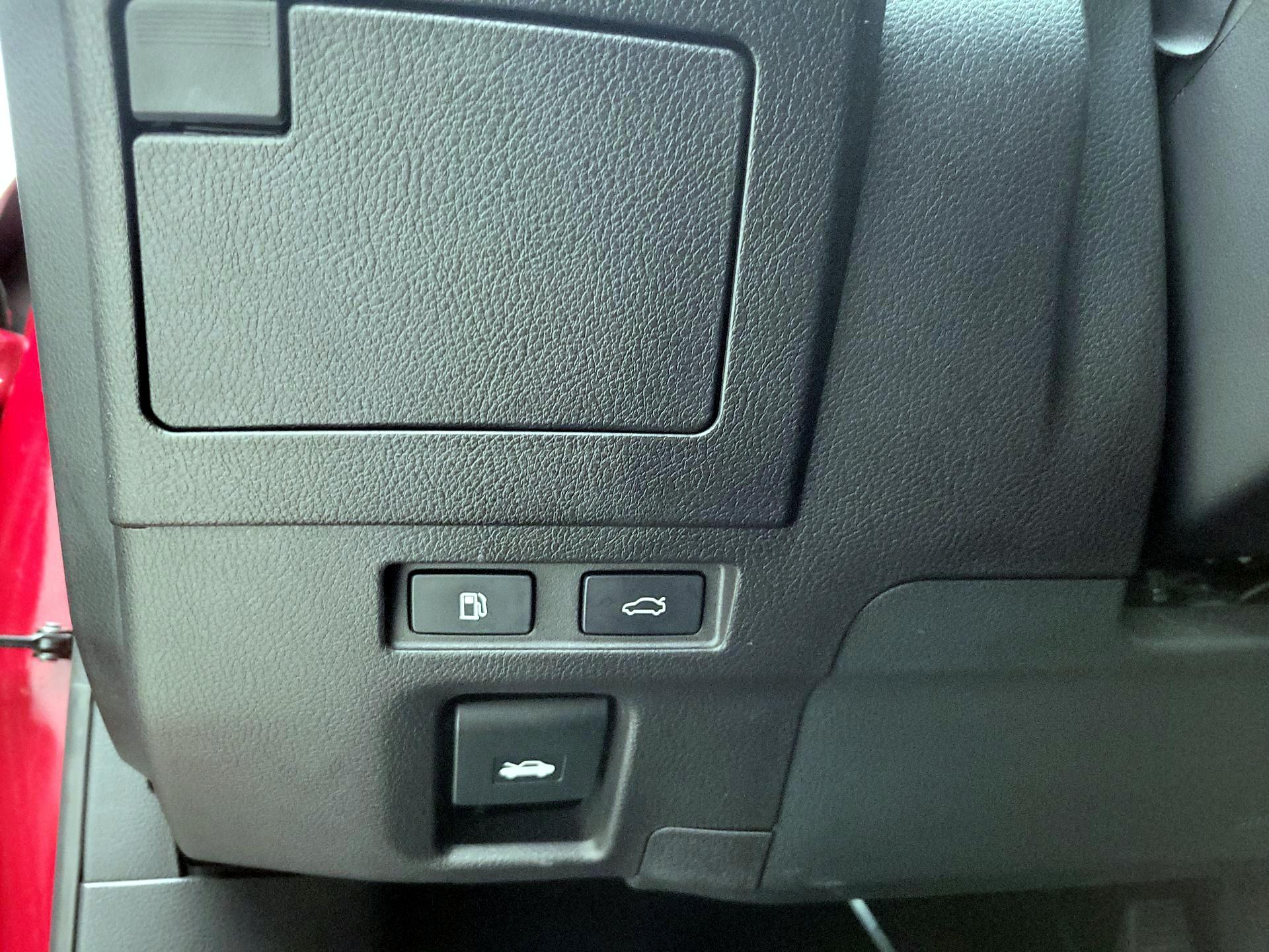 Thumbnail: 2021 Lexus ES - 13