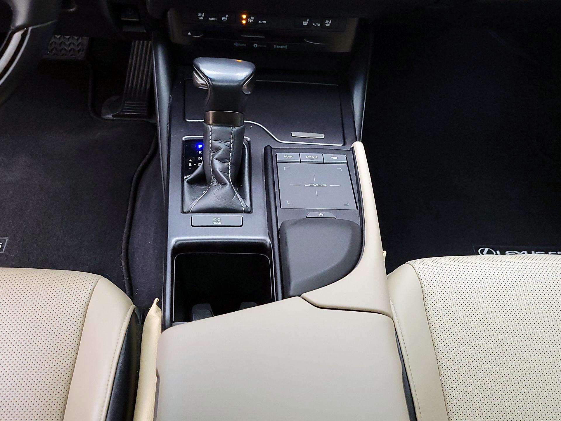 Thumbnail: 2021 Lexus ES - 18