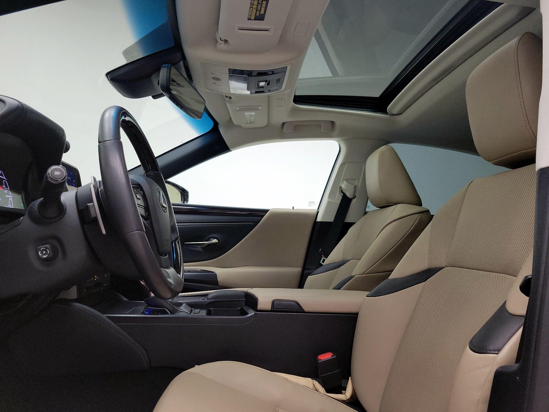 Thumbnail: 2021 Lexus ES - 20