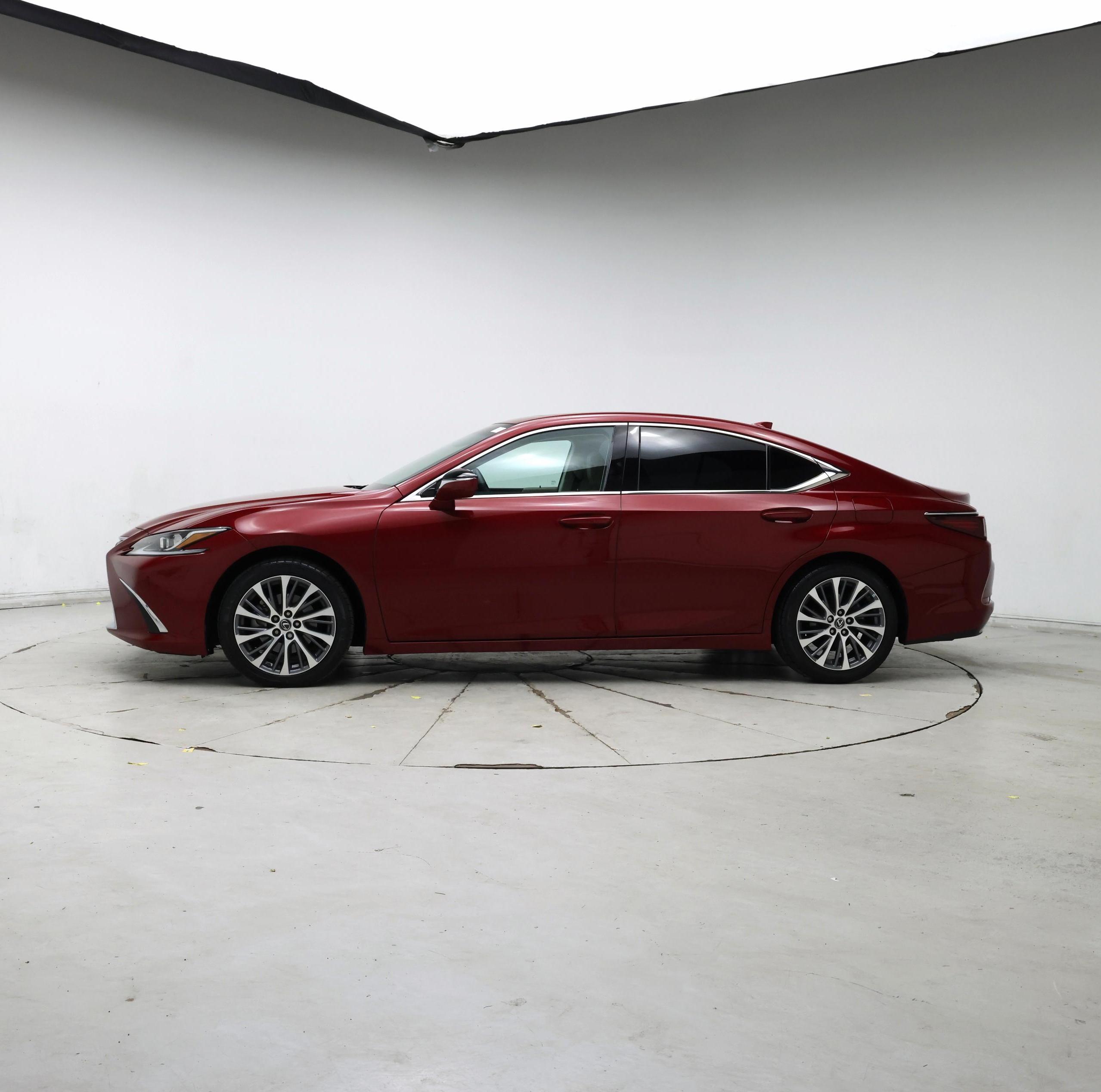 Thumbnail: 2021 Lexus ES - 3