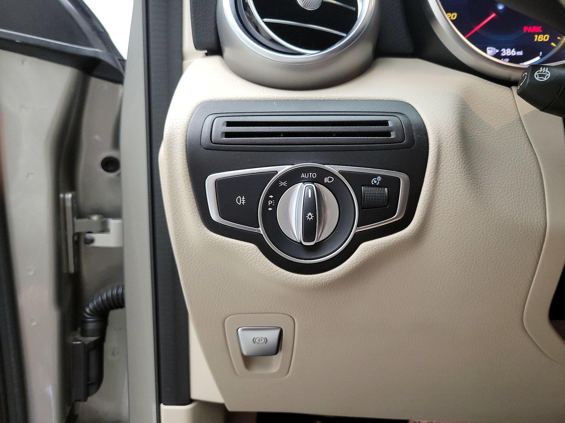 Thumbnail: 2021 Mercedes-Benz GLC - 13