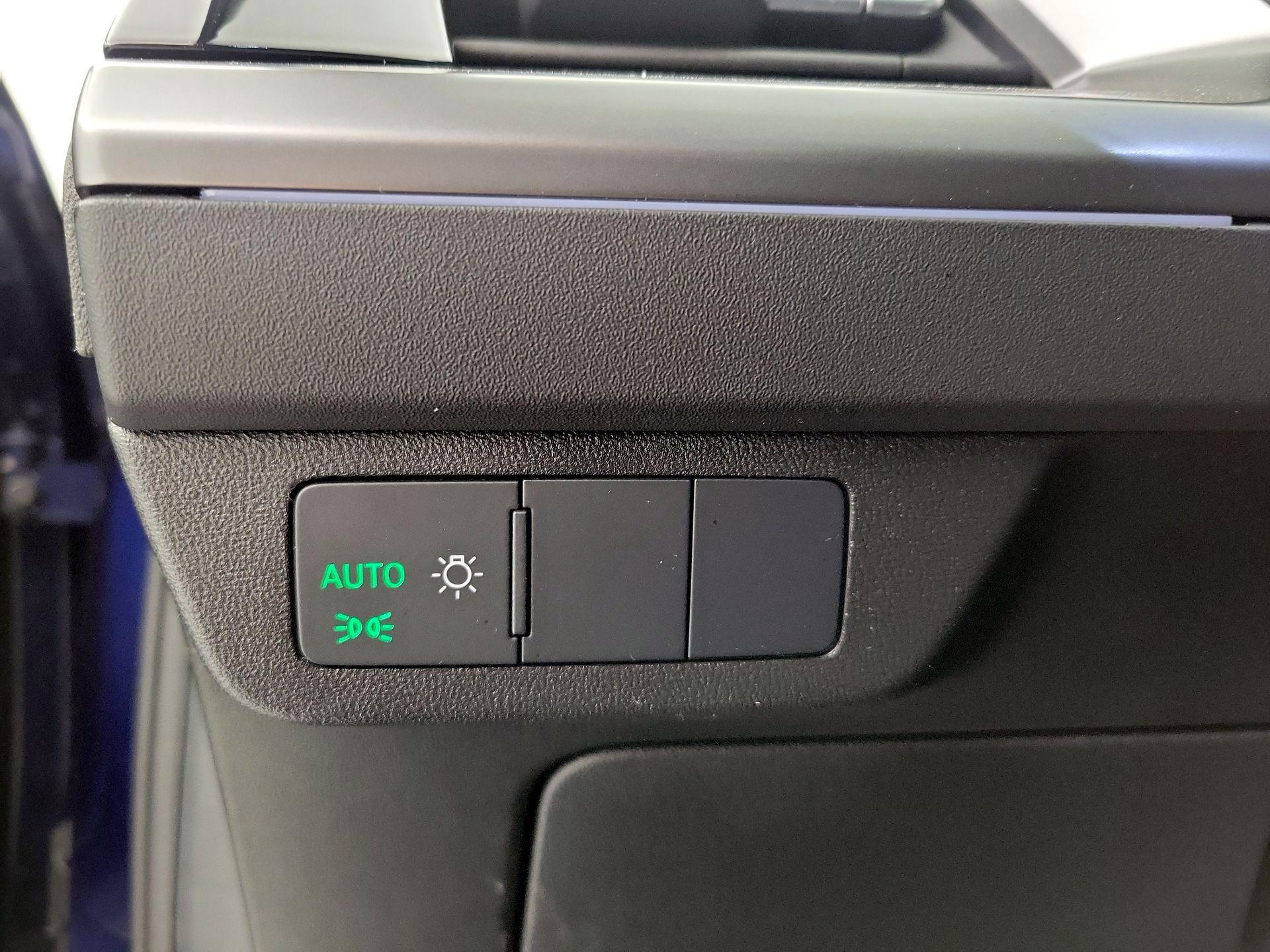 Thumbnail: 2024 Audi Q4 e-tron - 13