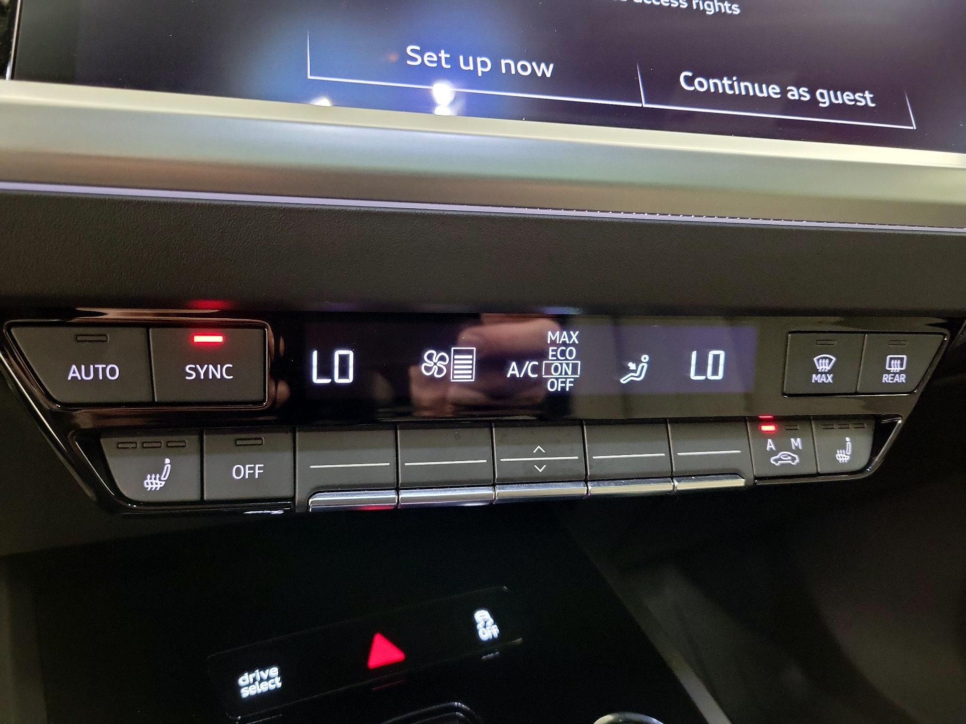 Thumbnail: 2024 Audi Q4 e-tron - 16