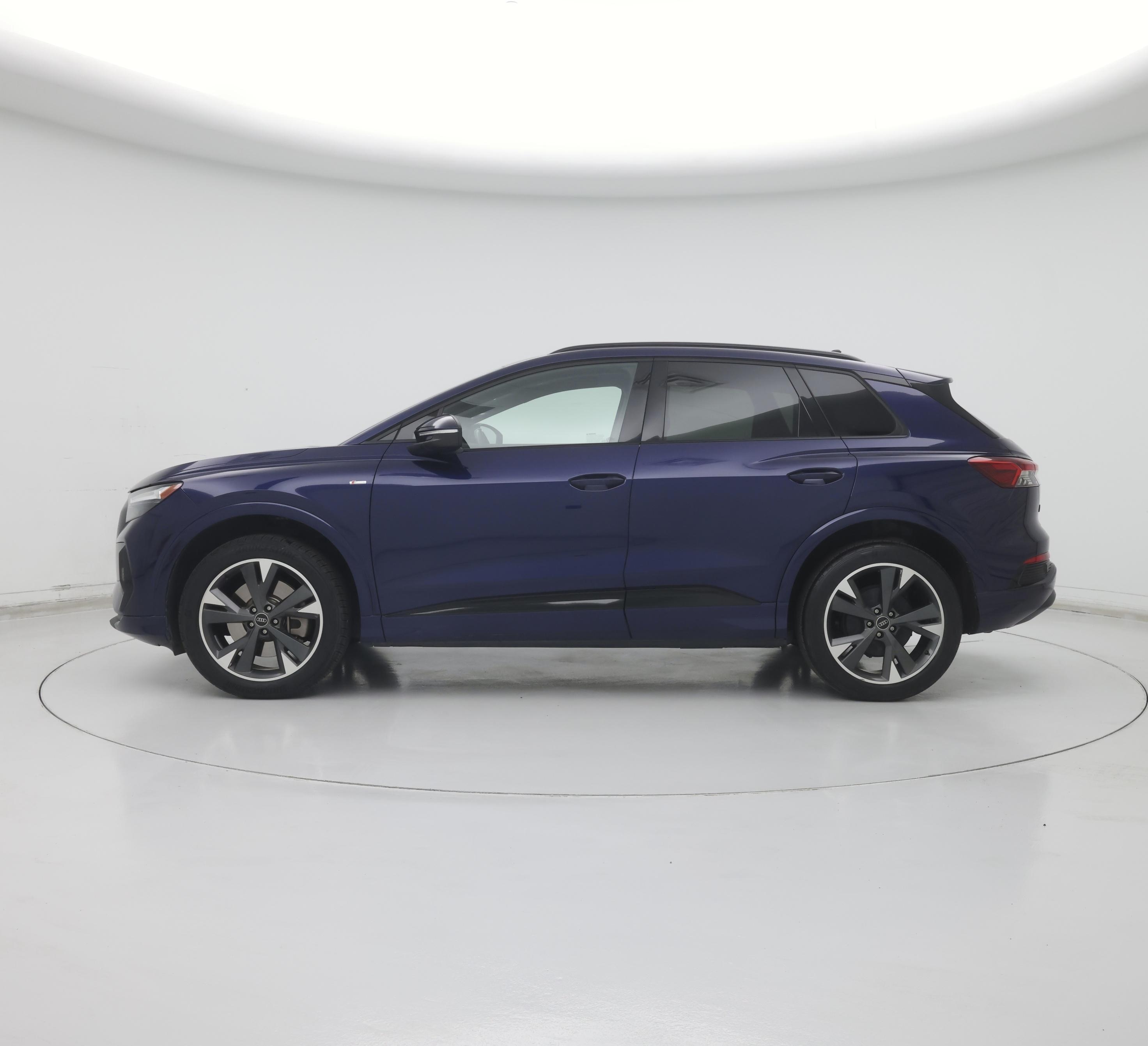 Thumbnail: 2024 Audi Q4 e-tron - 3