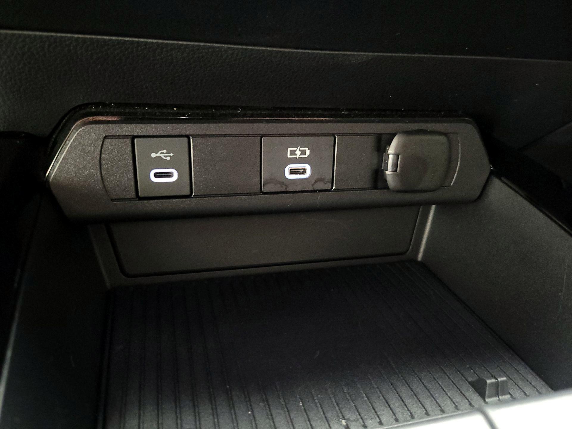 Thumbnail: 2025 Toyota Prius - 18