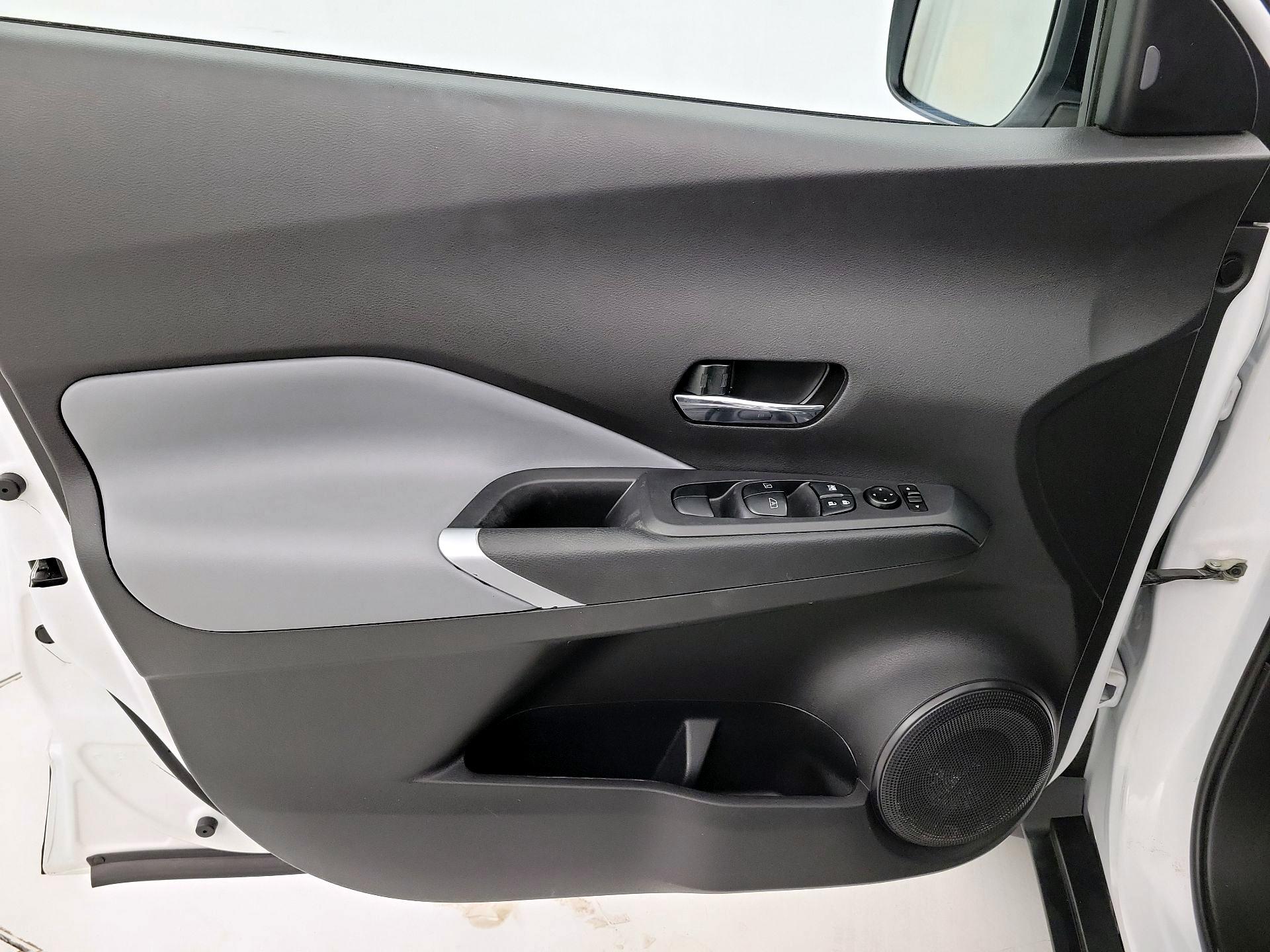 Thumbnail: 2023 Nissan Kicks - 12