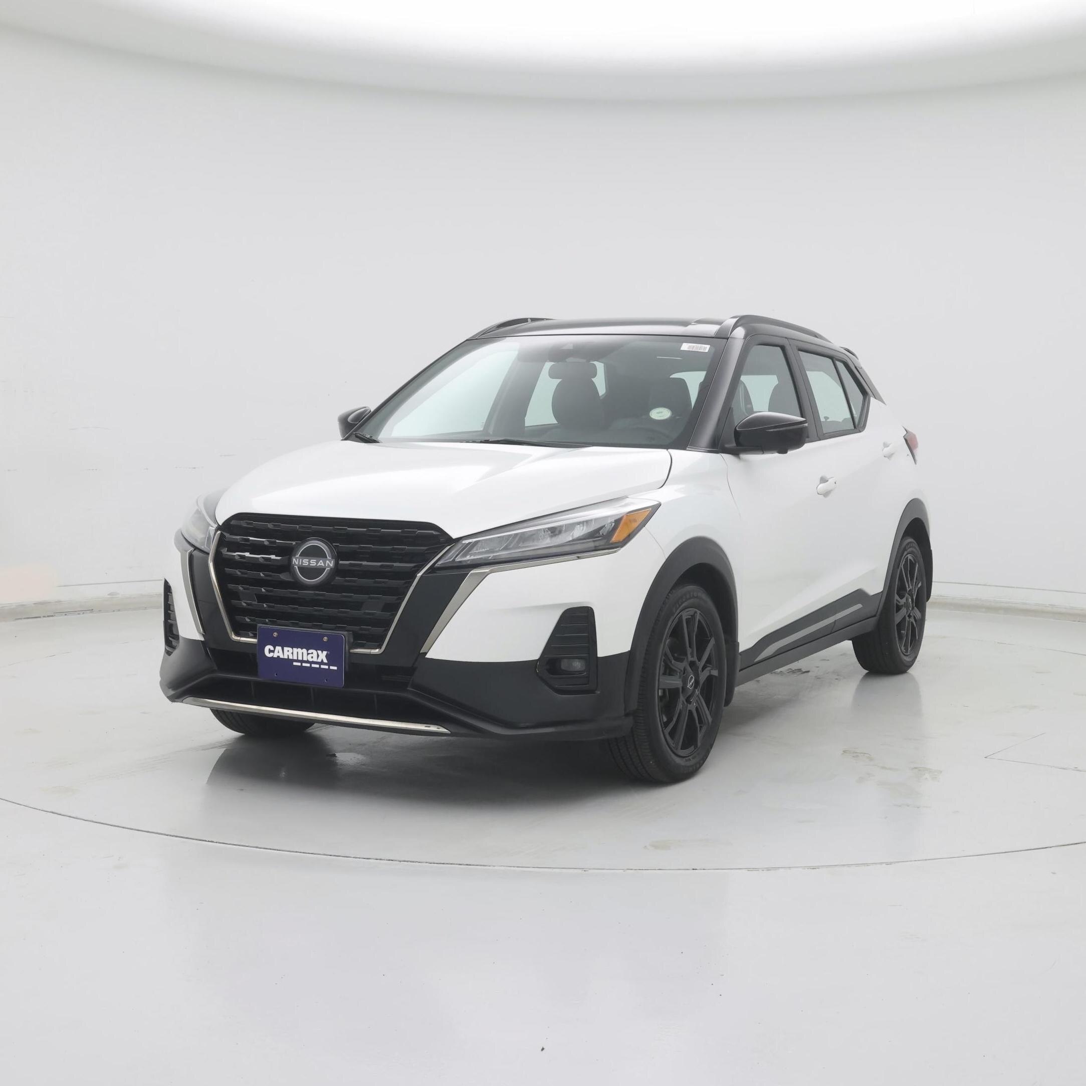Thumbnail: 2023 Nissan Kicks - 4