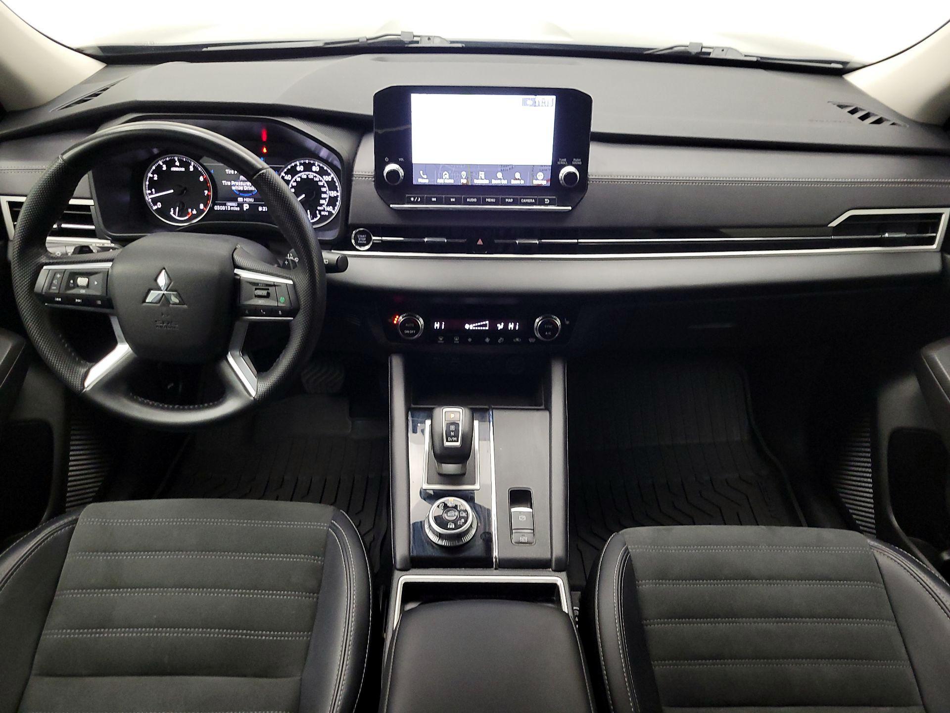 Thumbnail: 2024 Mitsubishi Outlander - 9