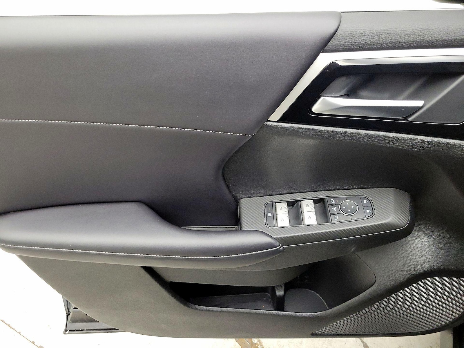 2024 Mitsubishi Outlander SE - Photo 13