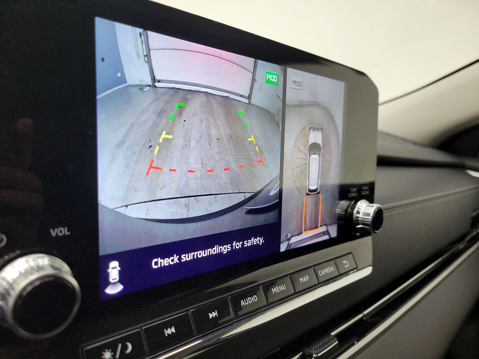 Thumbnail: 2024 Mitsubishi Outlander - 15