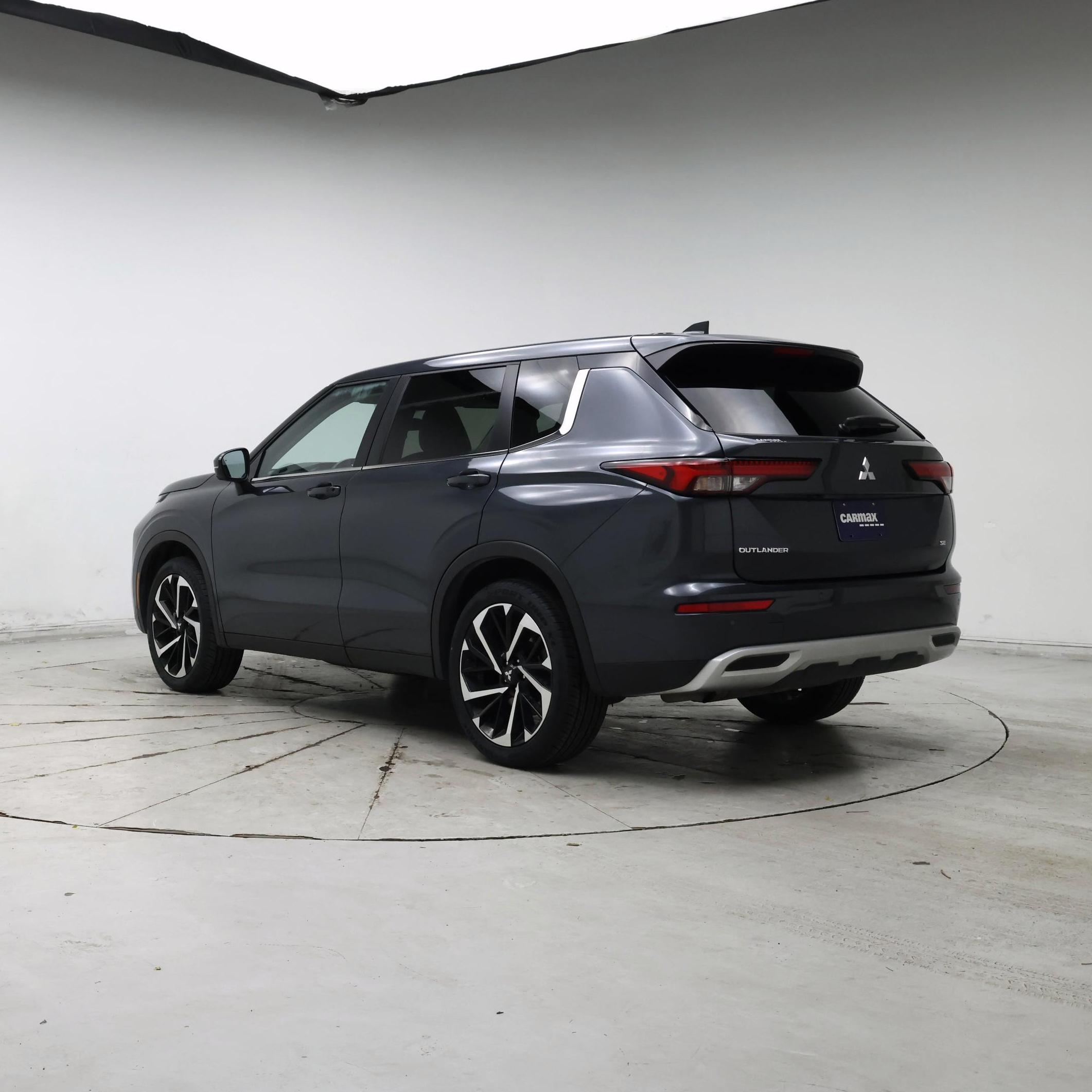 Thumbnail: 2024 Mitsubishi Outlander - 2