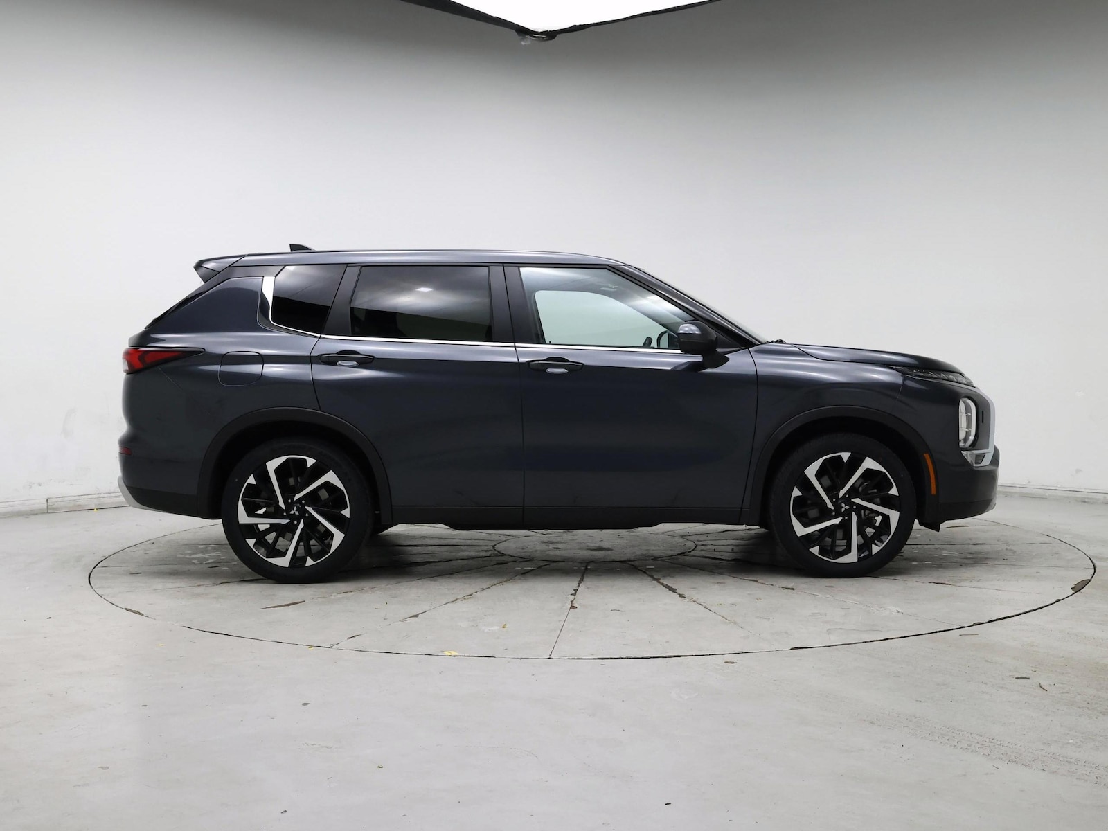 2024 Mitsubishi Outlander SE - Photo 8