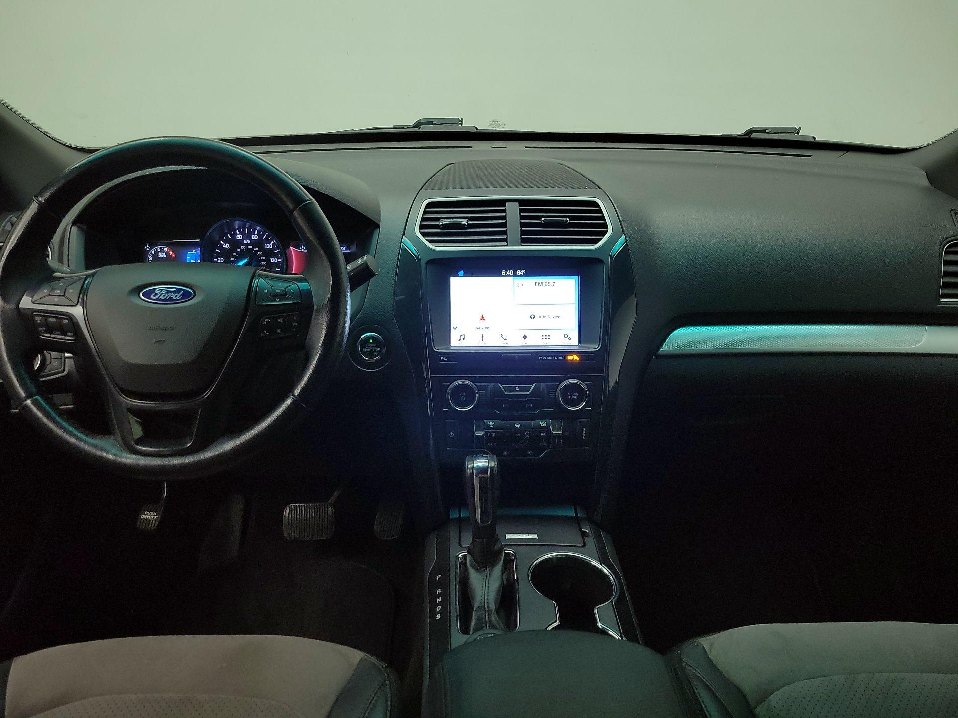 Thumbnail: 2017 Ford Explorer - 9