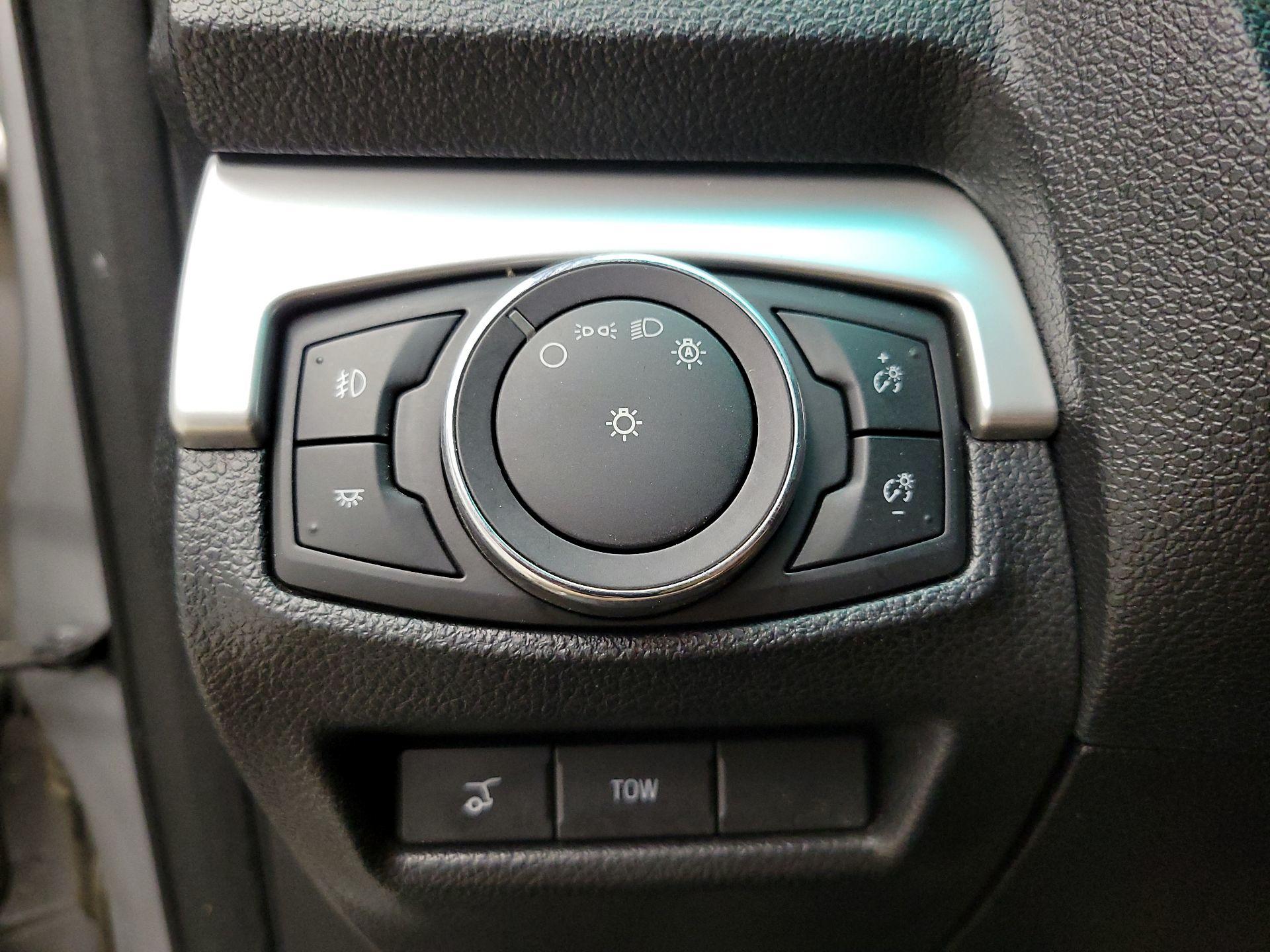 Thumbnail: 2017 Ford Explorer - 13