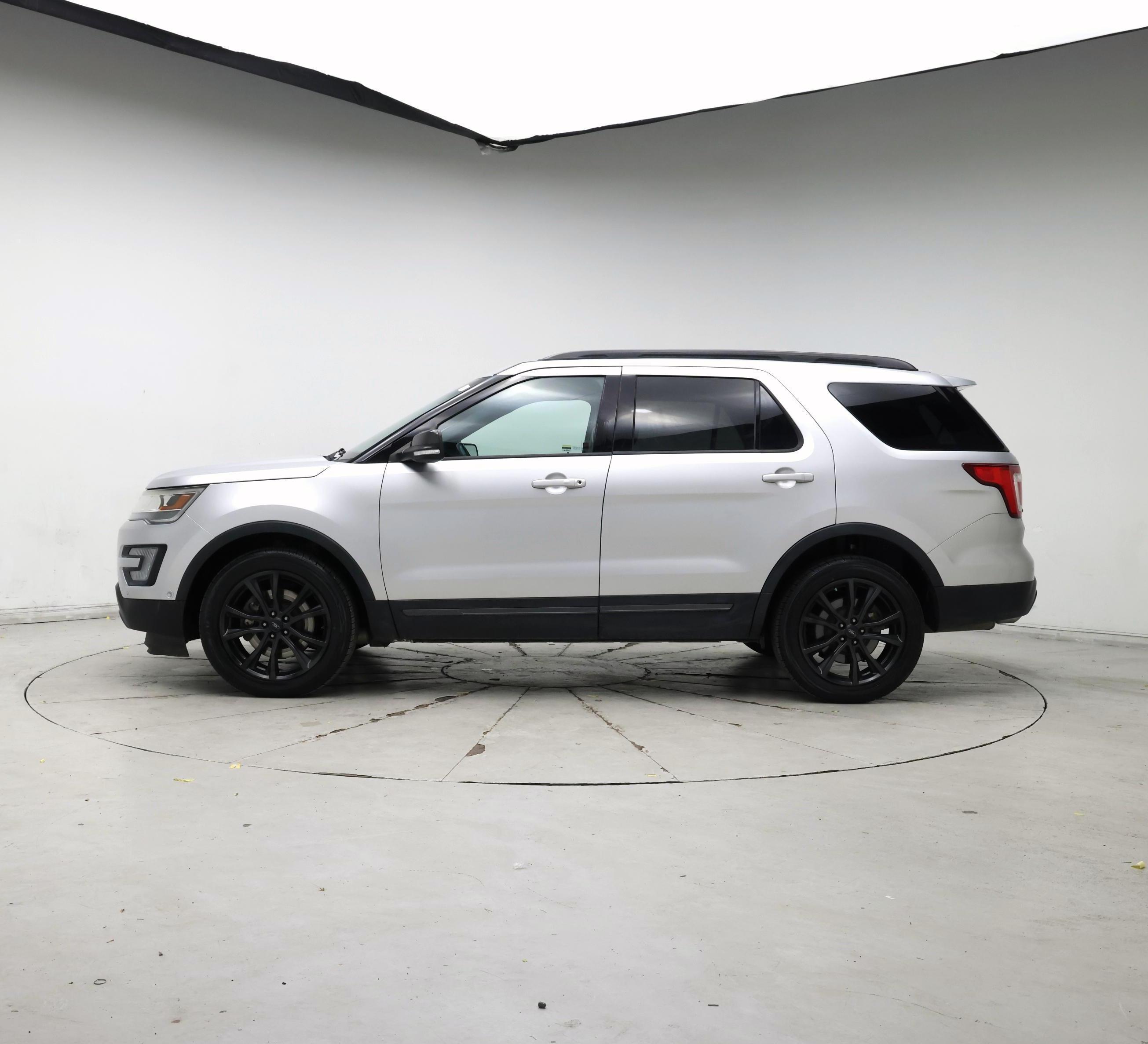 Thumbnail: 2017 Ford Explorer - 3