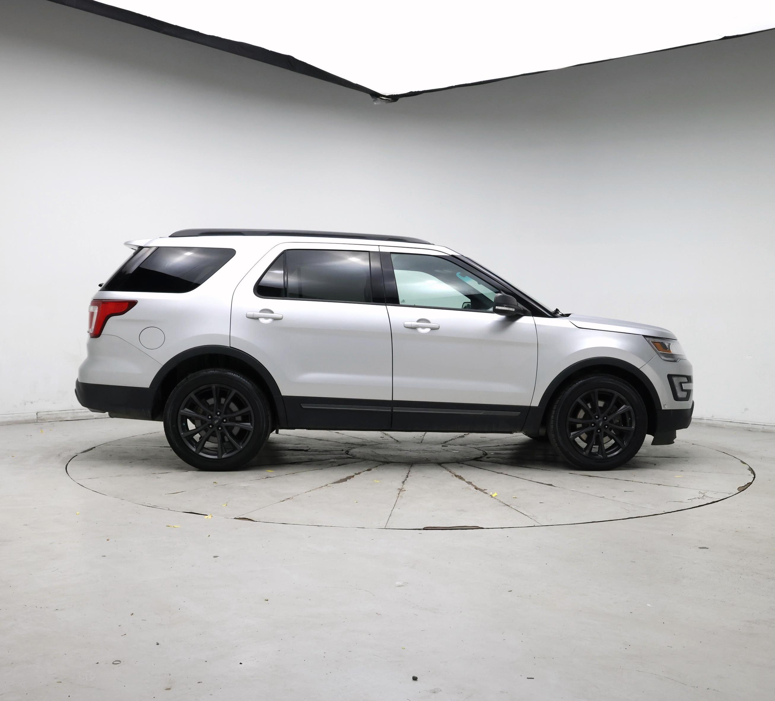 Thumbnail: 2017 Ford Explorer - 7