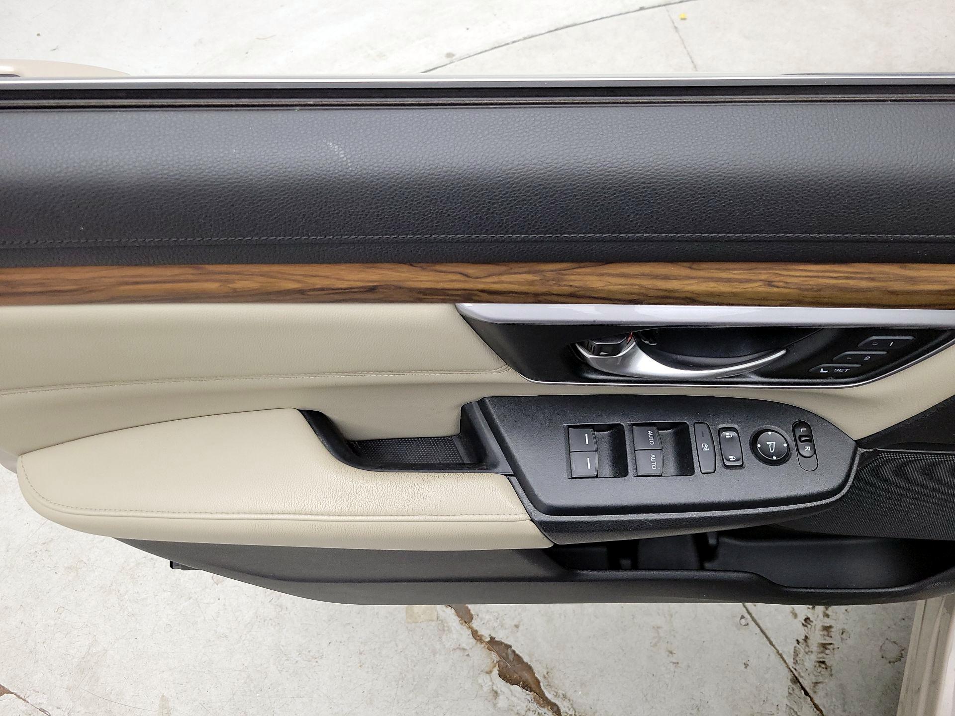 Thumbnail: 2017 Honda CR-V - 12