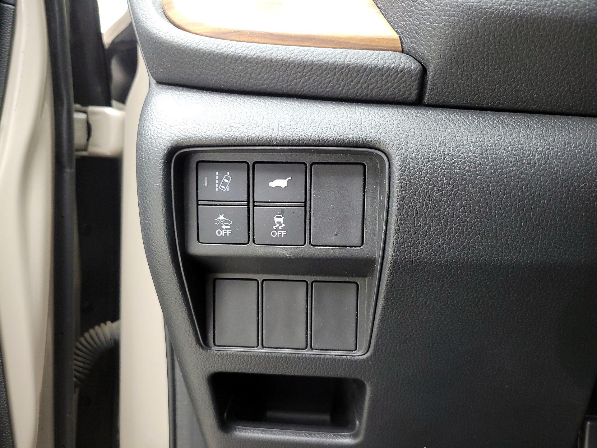 Thumbnail: 2017 Honda CR-V - 13