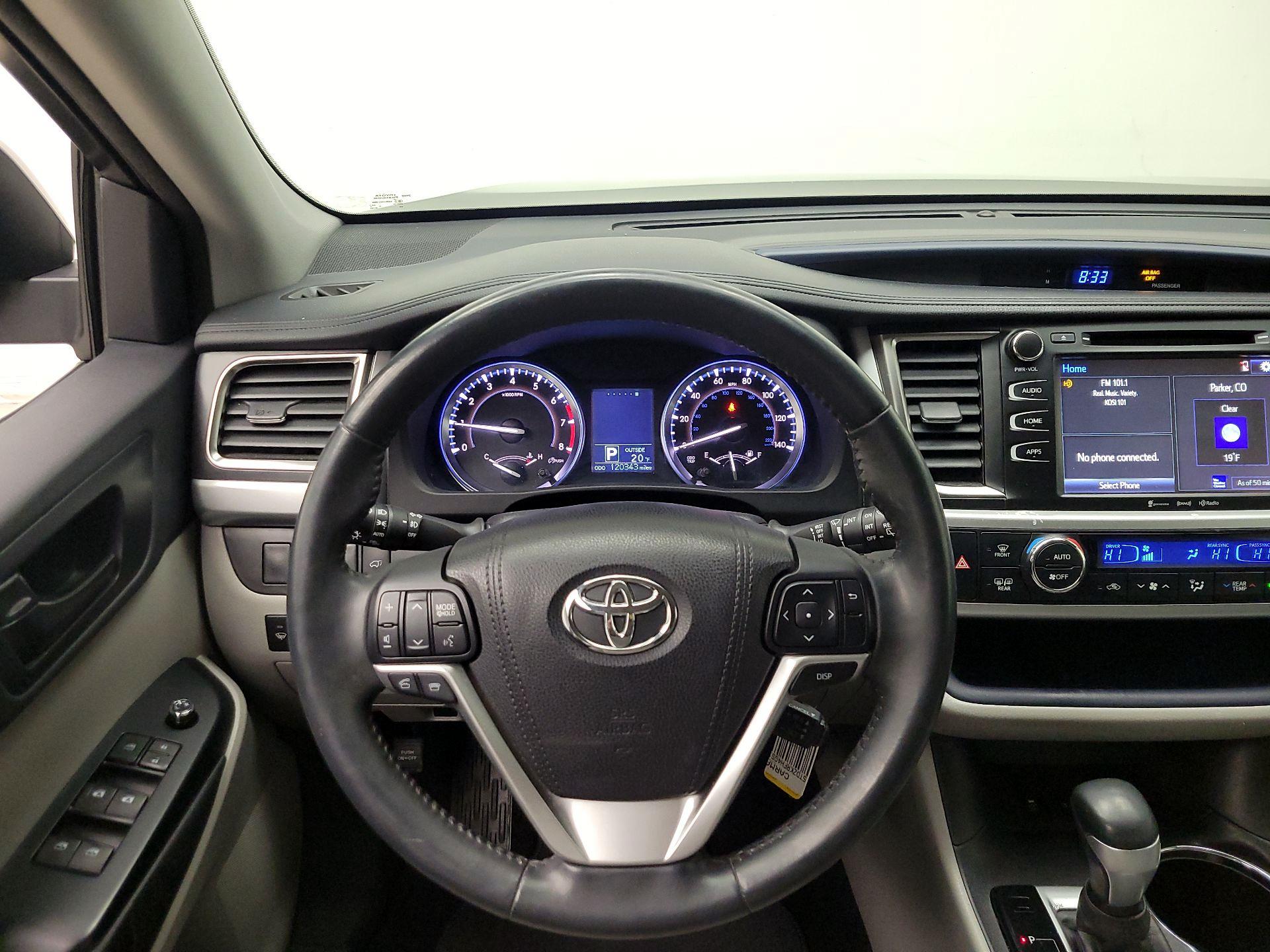 Thumbnail: 2016 Toyota Highlander - 10