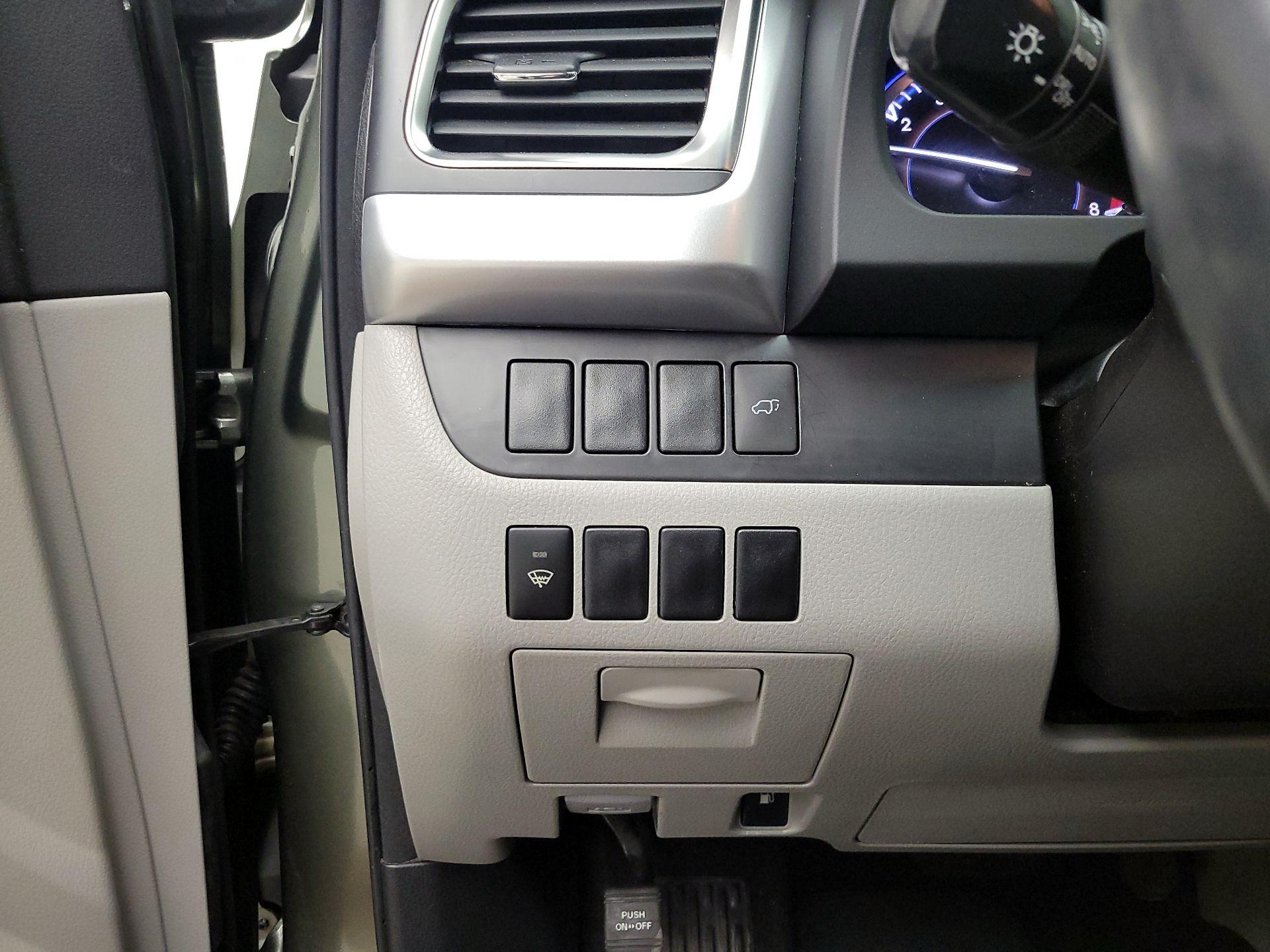 Thumbnail: 2016 Toyota Highlander - 13