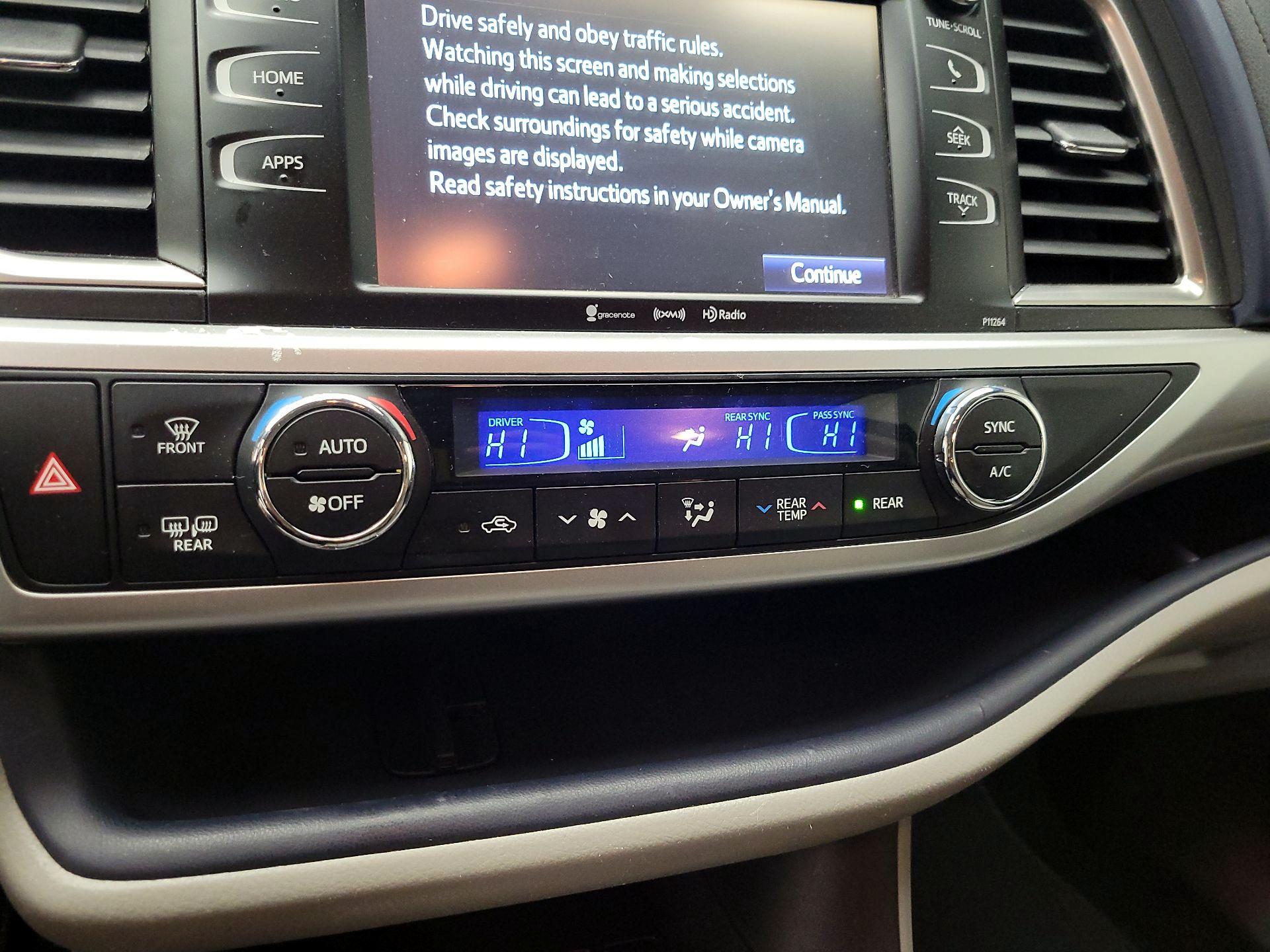 Thumbnail: 2016 Toyota Highlander - 16