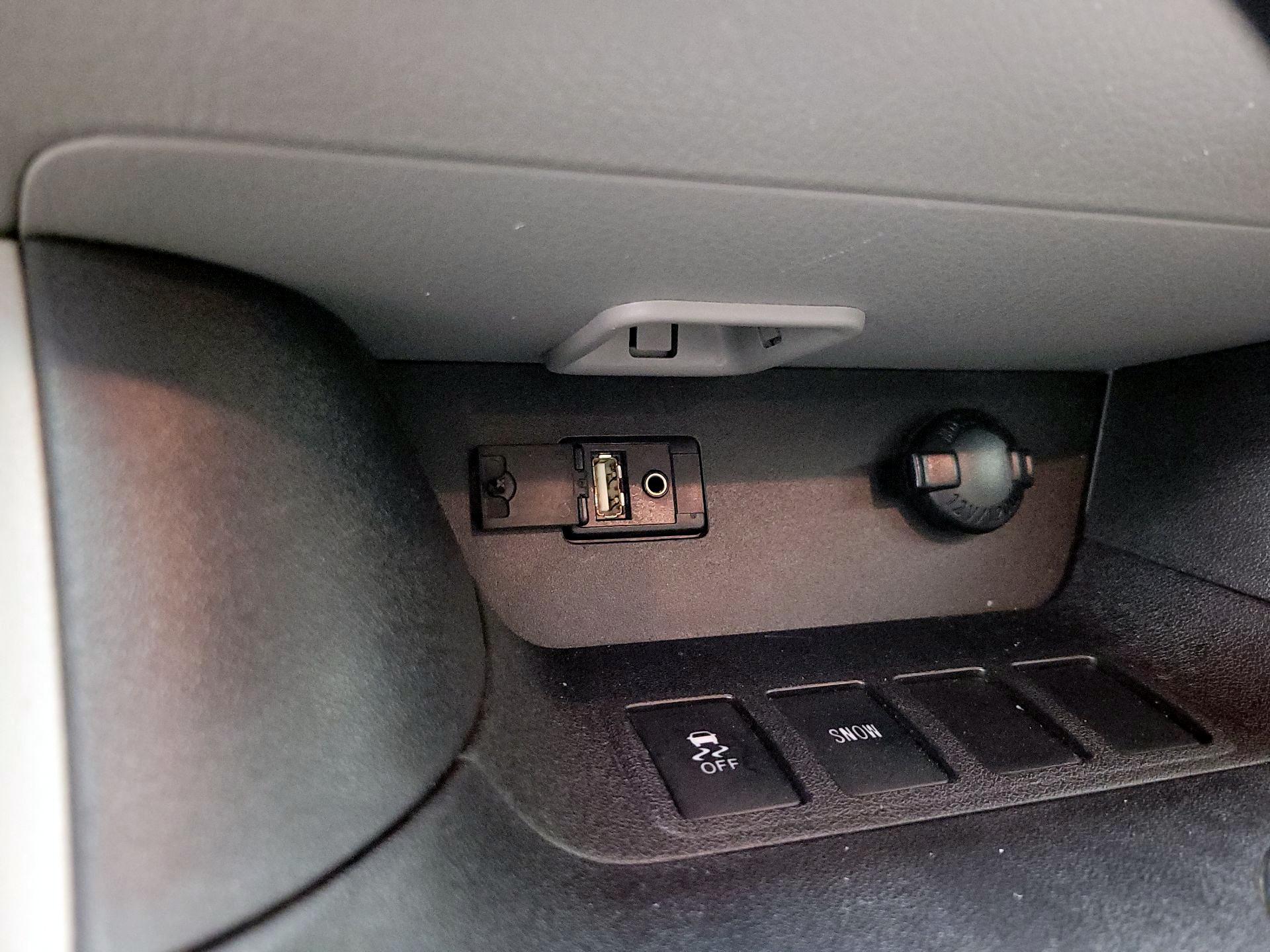 Thumbnail: 2016 Toyota Highlander - 18