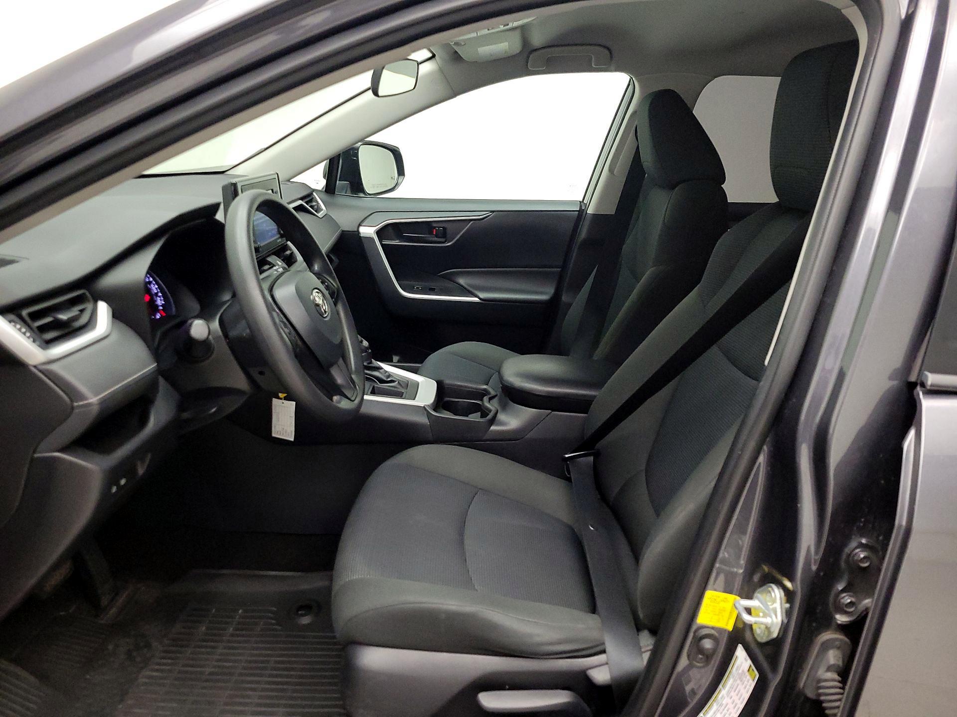 Thumbnail: 2021 Toyota RAV4 - 11