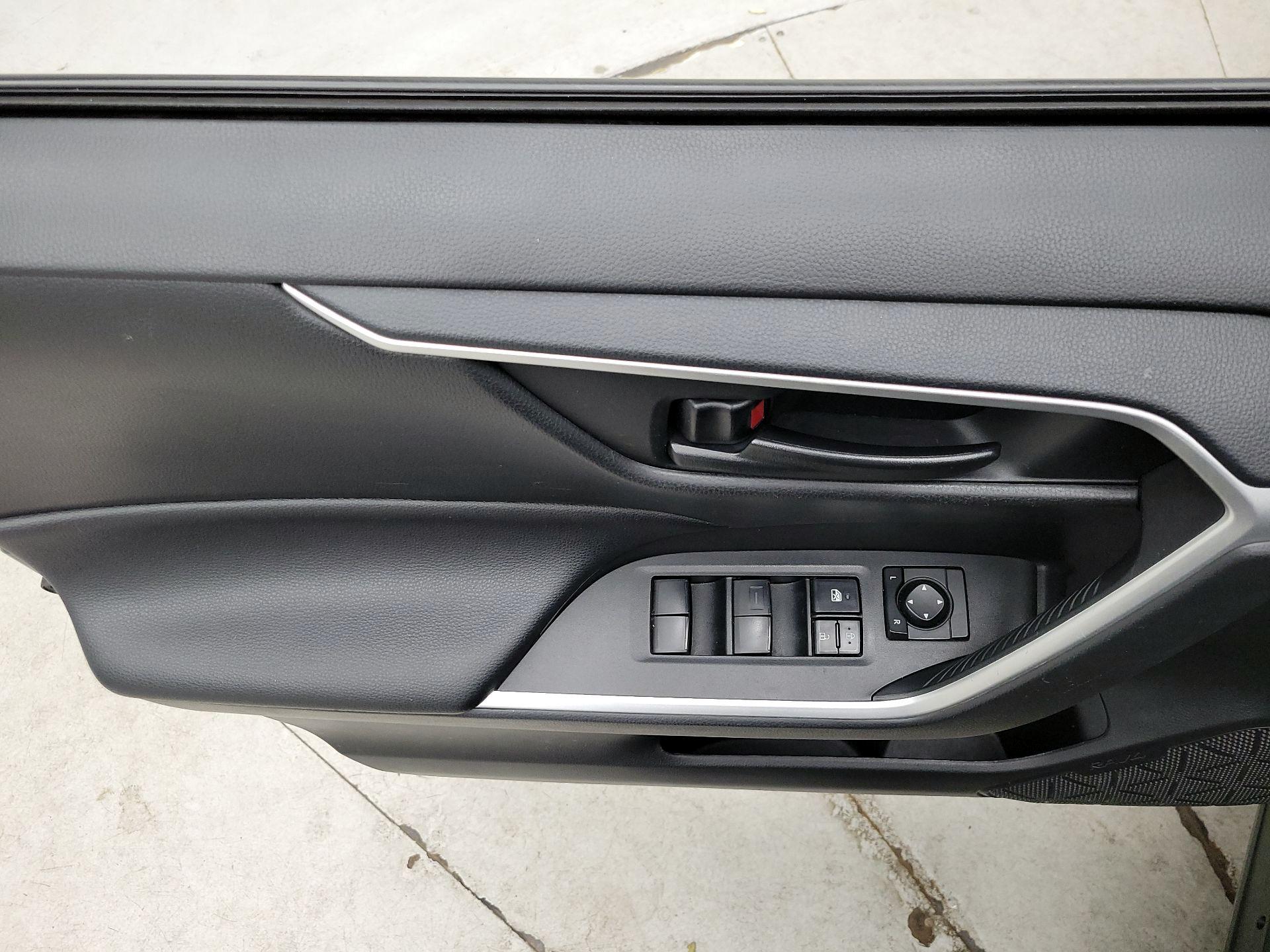 Thumbnail: 2021 Toyota RAV4 - 12