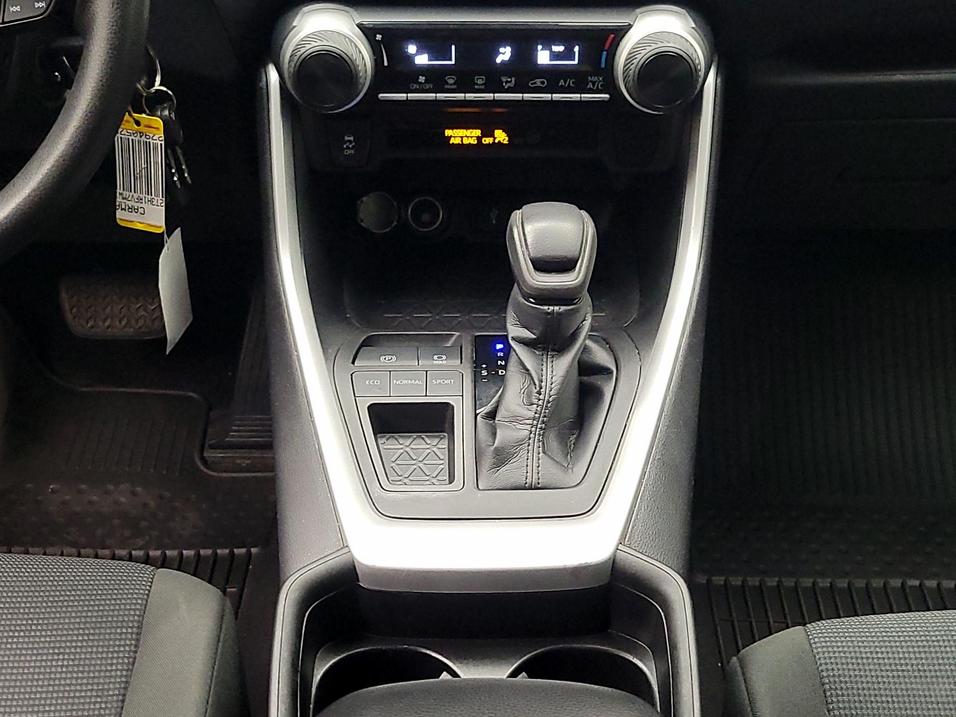 Thumbnail: 2021 Toyota RAV4 - 18