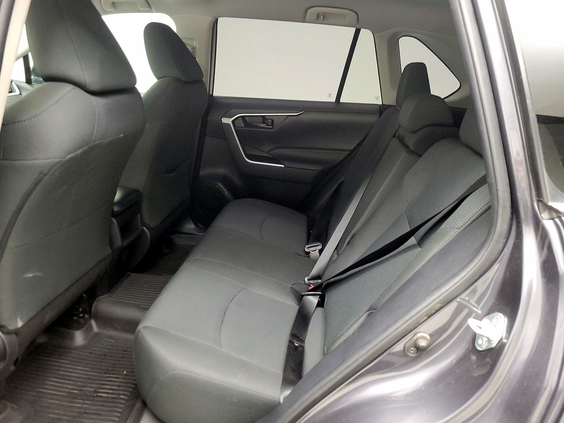 Thumbnail: 2021 Toyota RAV4 - 20