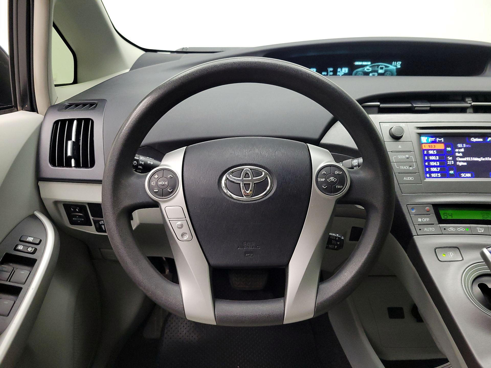Thumbnail: 2015 Toyota Prius - 10