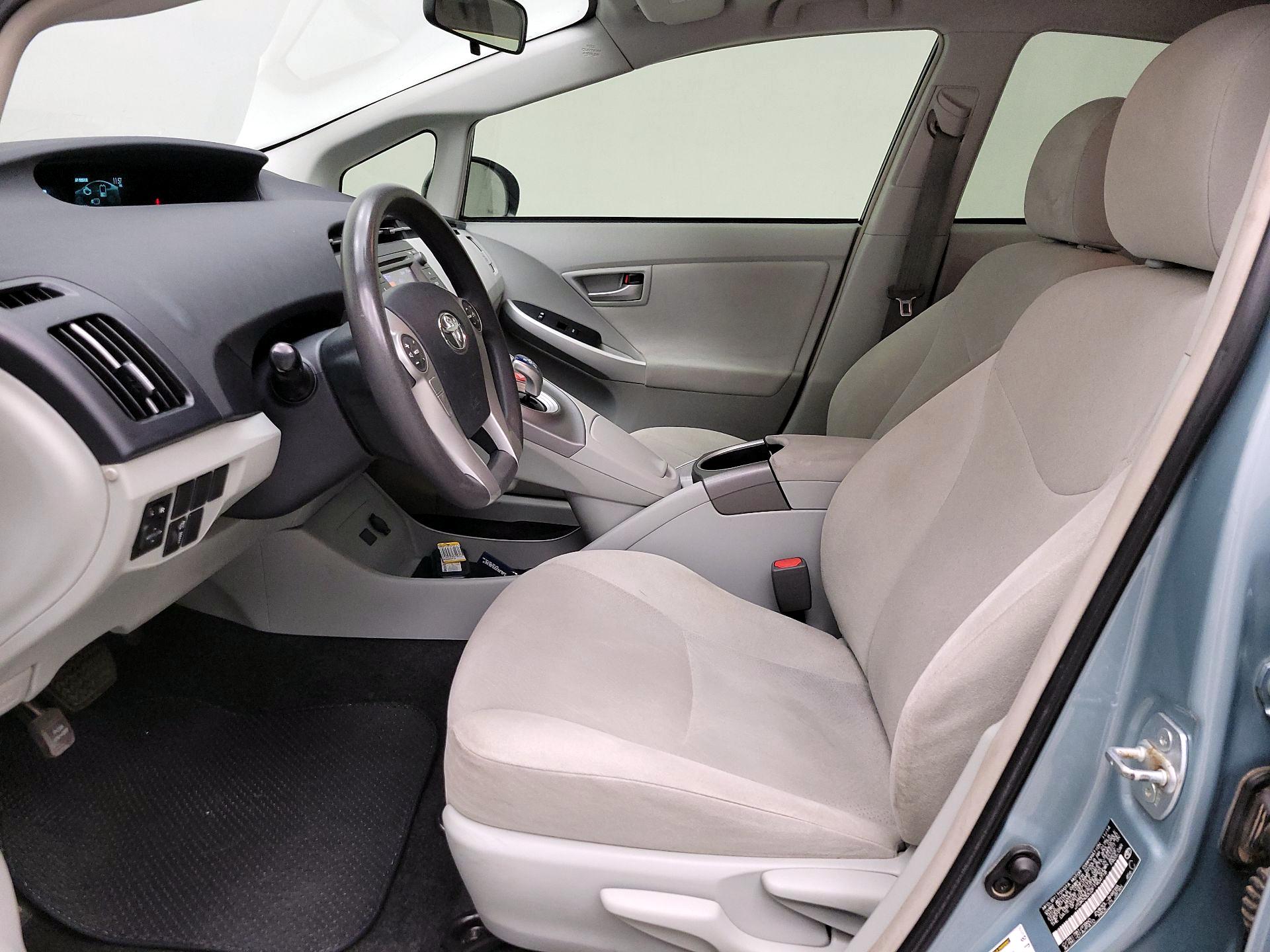 Thumbnail: 2015 Toyota Prius - 11