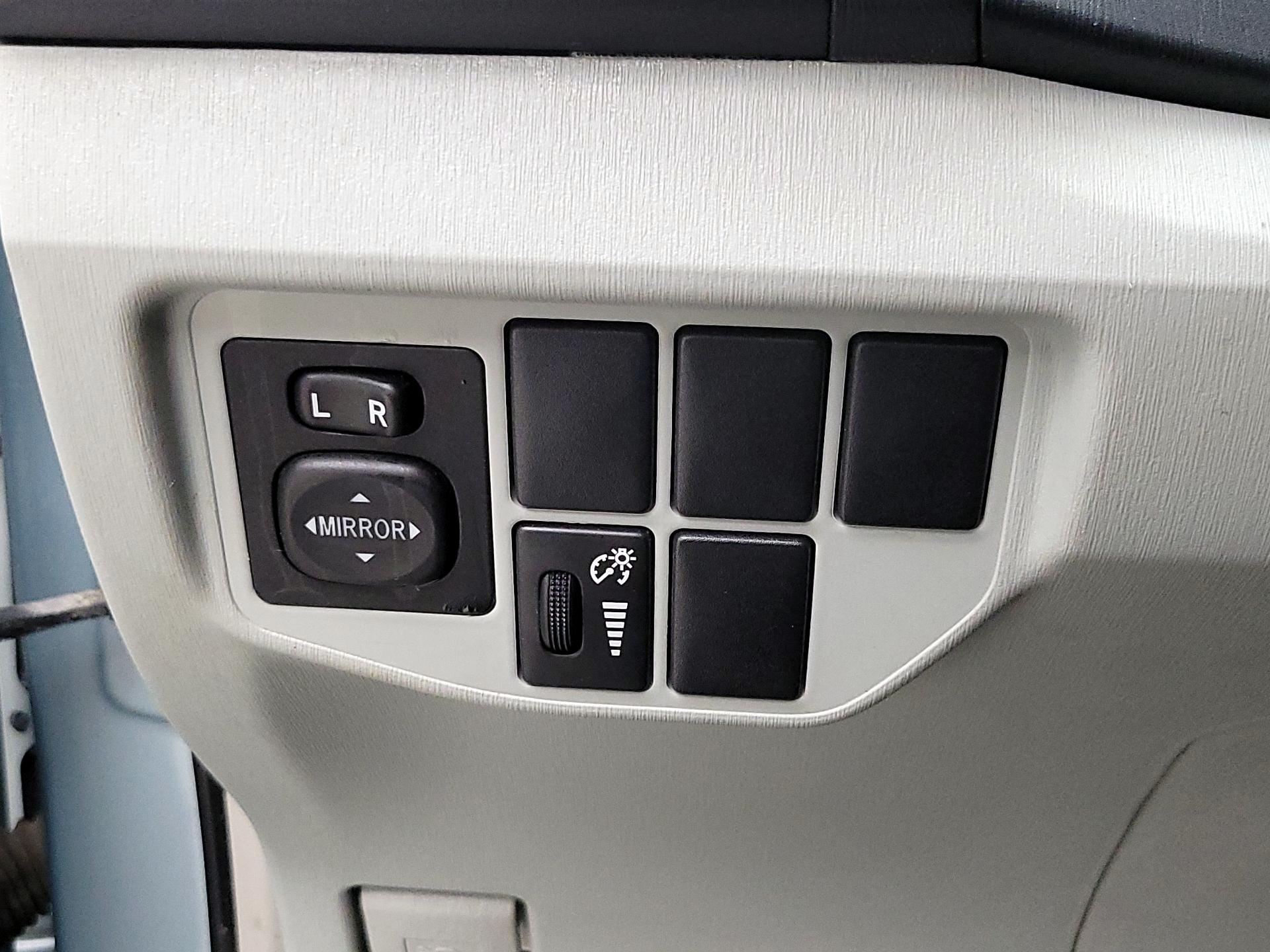 Thumbnail: 2015 Toyota Prius - 13